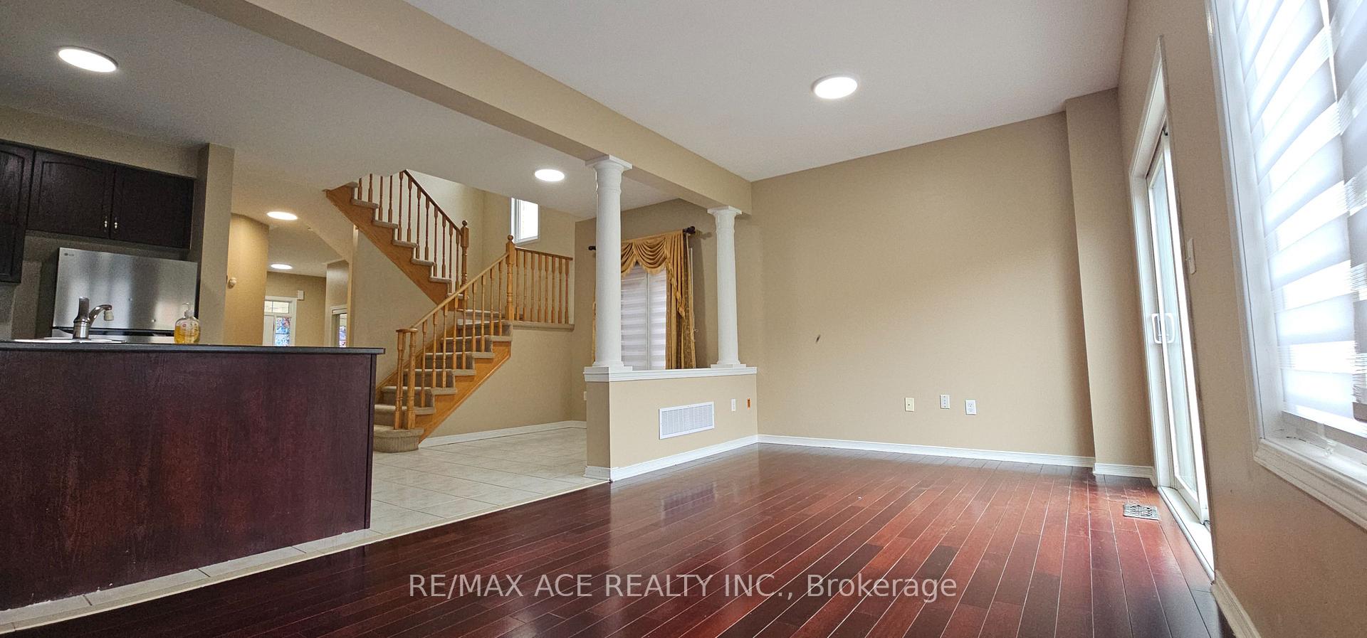 Photo 15 of 46 Ralph Chalmers Avenue, Markham, Wismer — HOMEH