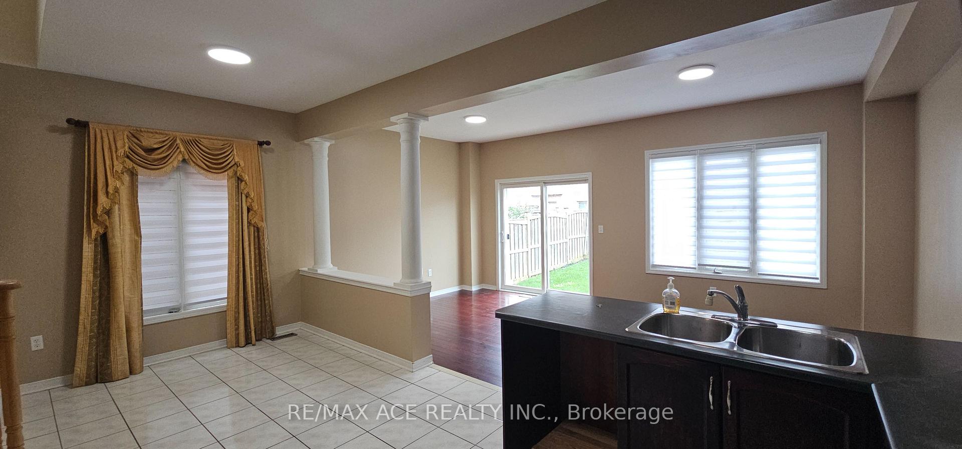 Photo 17 of 46 Ralph Chalmers Avenue, Markham, Wismer — HOMEH