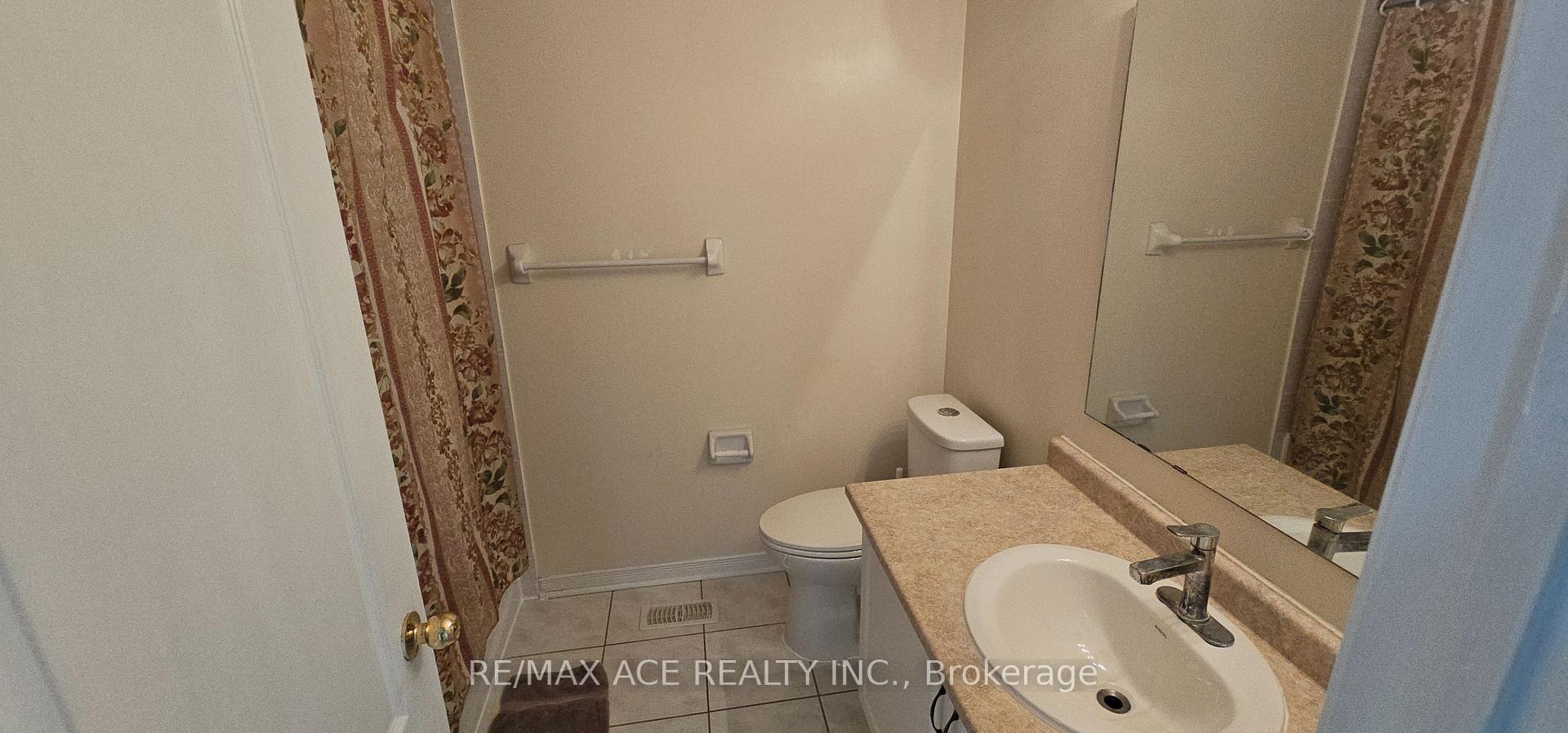 Photo 24 of 46 Ralph Chalmers Avenue, Markham, Wismer — HOMEH