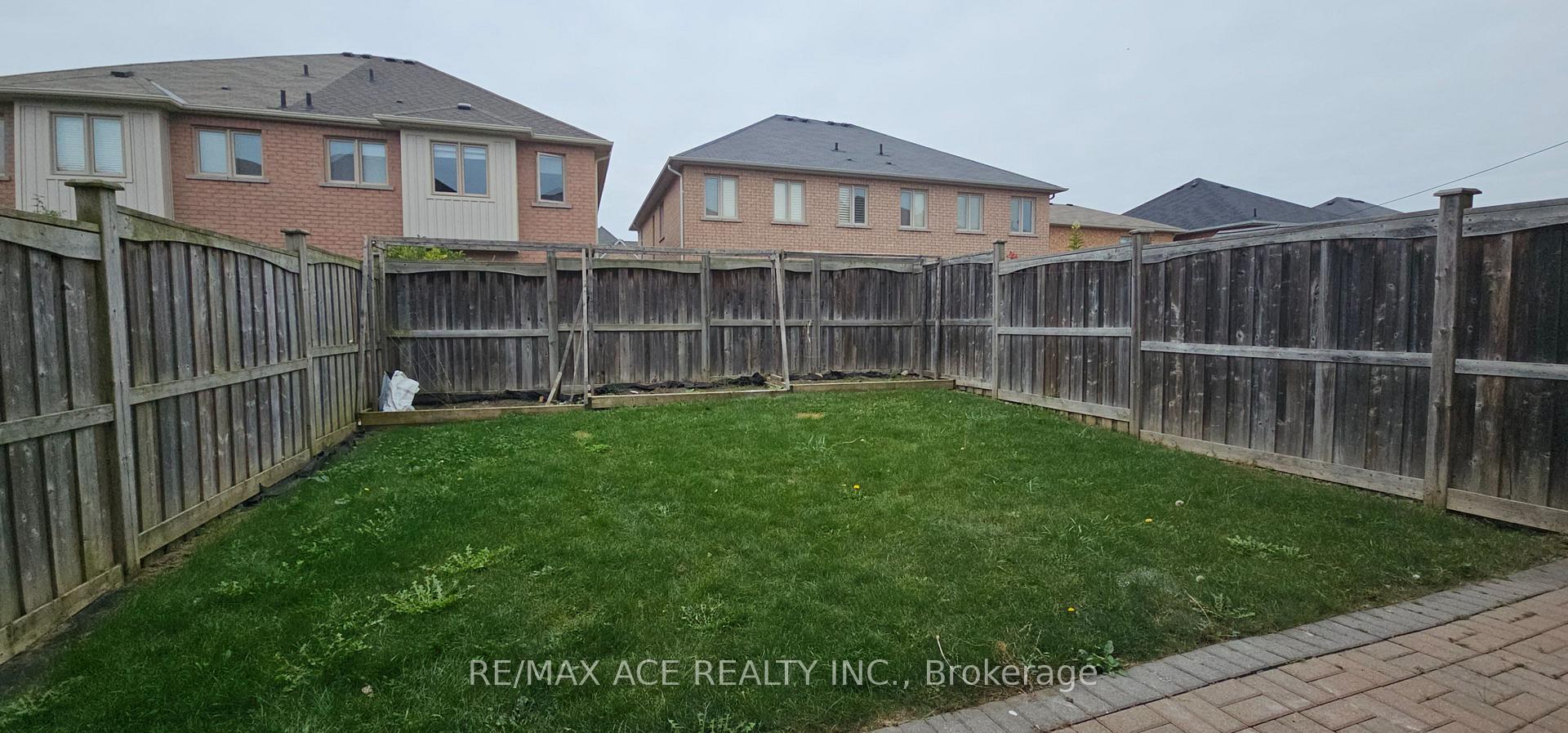 Photo 36 of 46 Ralph Chalmers Avenue, Markham, Wismer — HOMEH