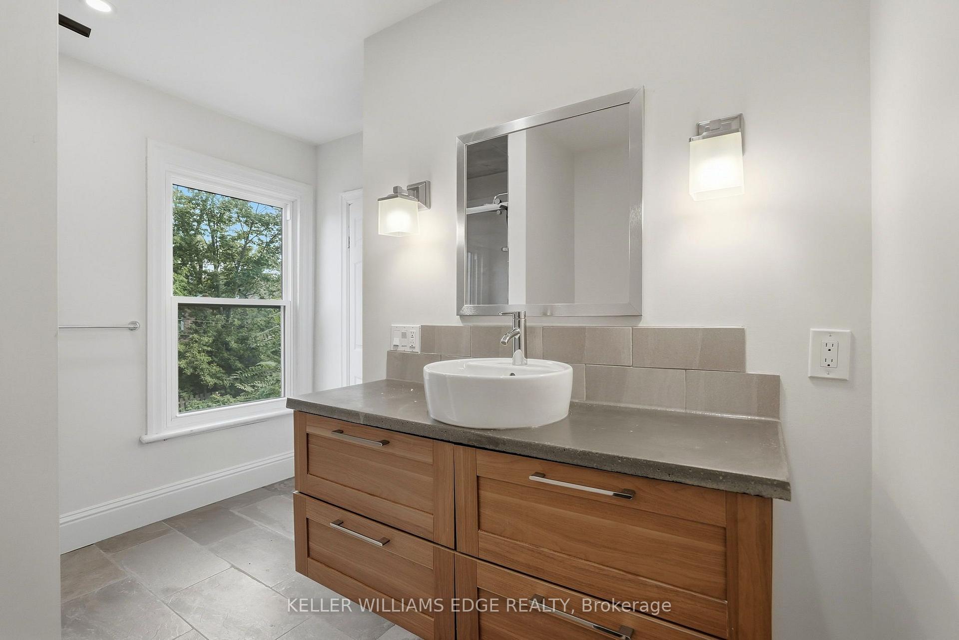 Photo 28 of 60 Stirton Street, Hamilton, Gibson — HOMEH