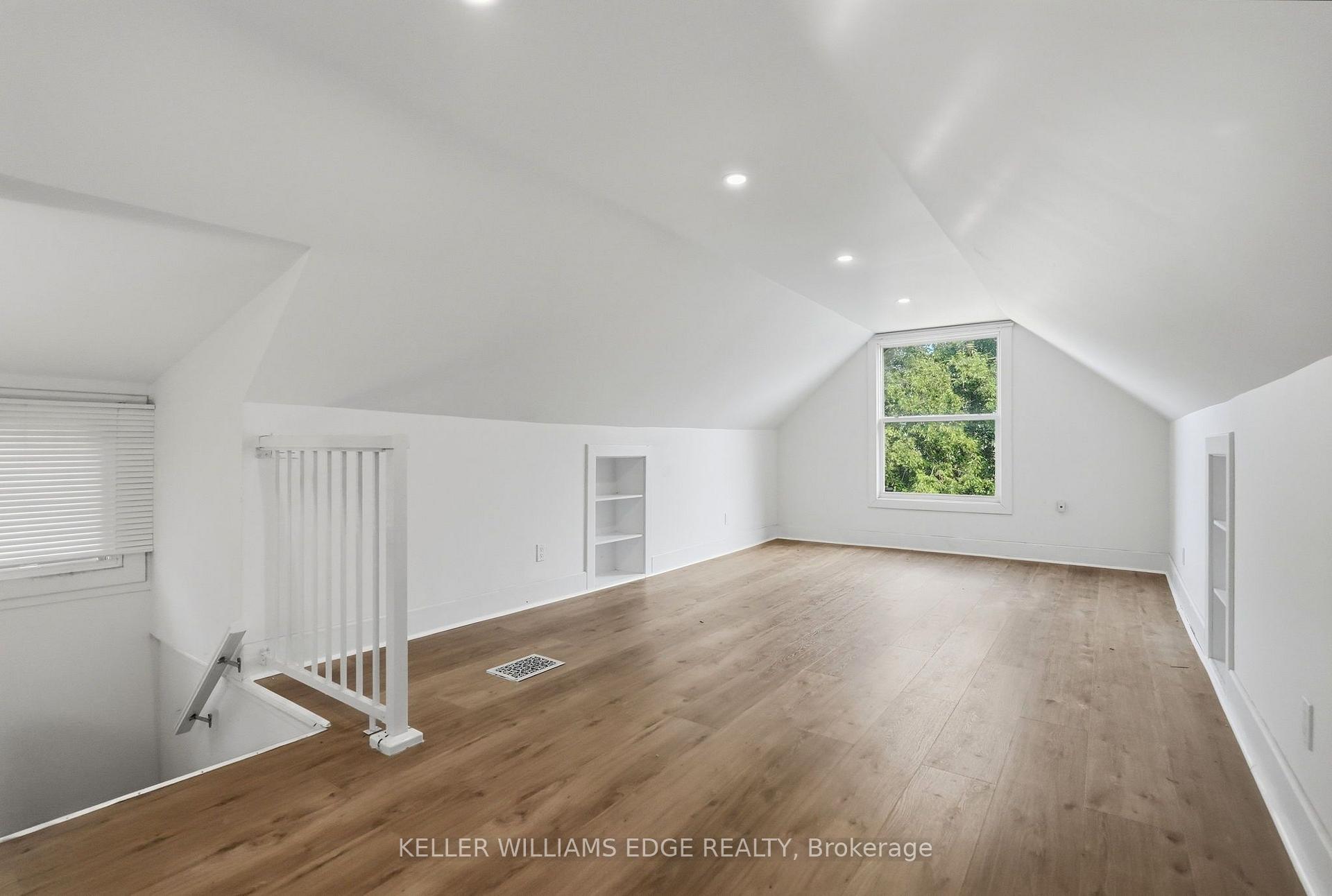 Photo 31 of 60 Stirton Street, Hamilton, Gibson — HOMEH