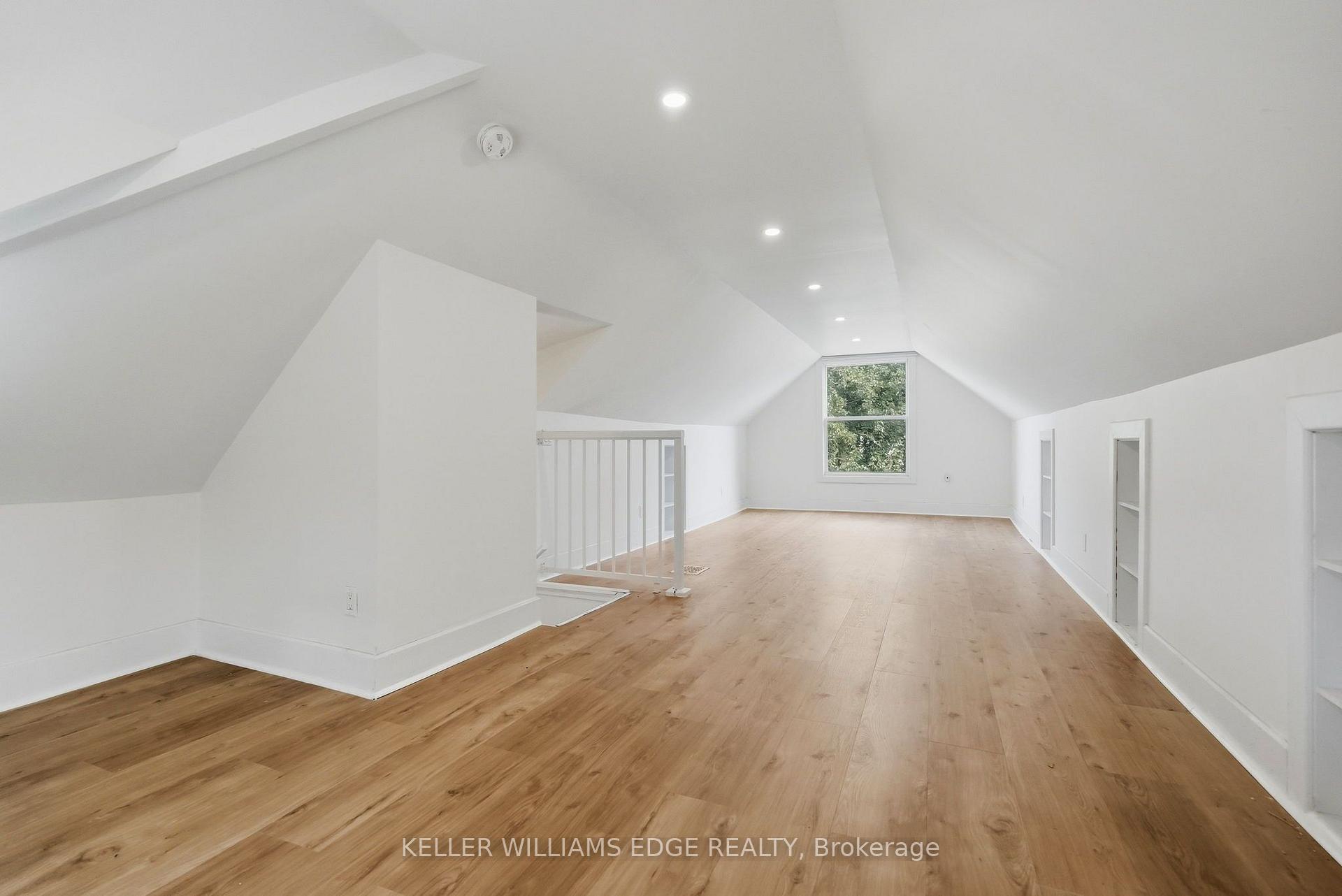 Photo 32 of 60 Stirton Street, Hamilton, Gibson — HOMEH