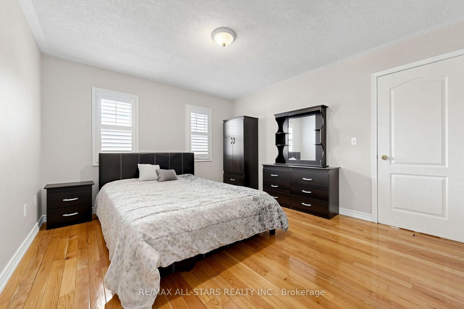 Photo 19 of 13 Boulderbrook Drive, Scarborough, Rouge — HOMEH