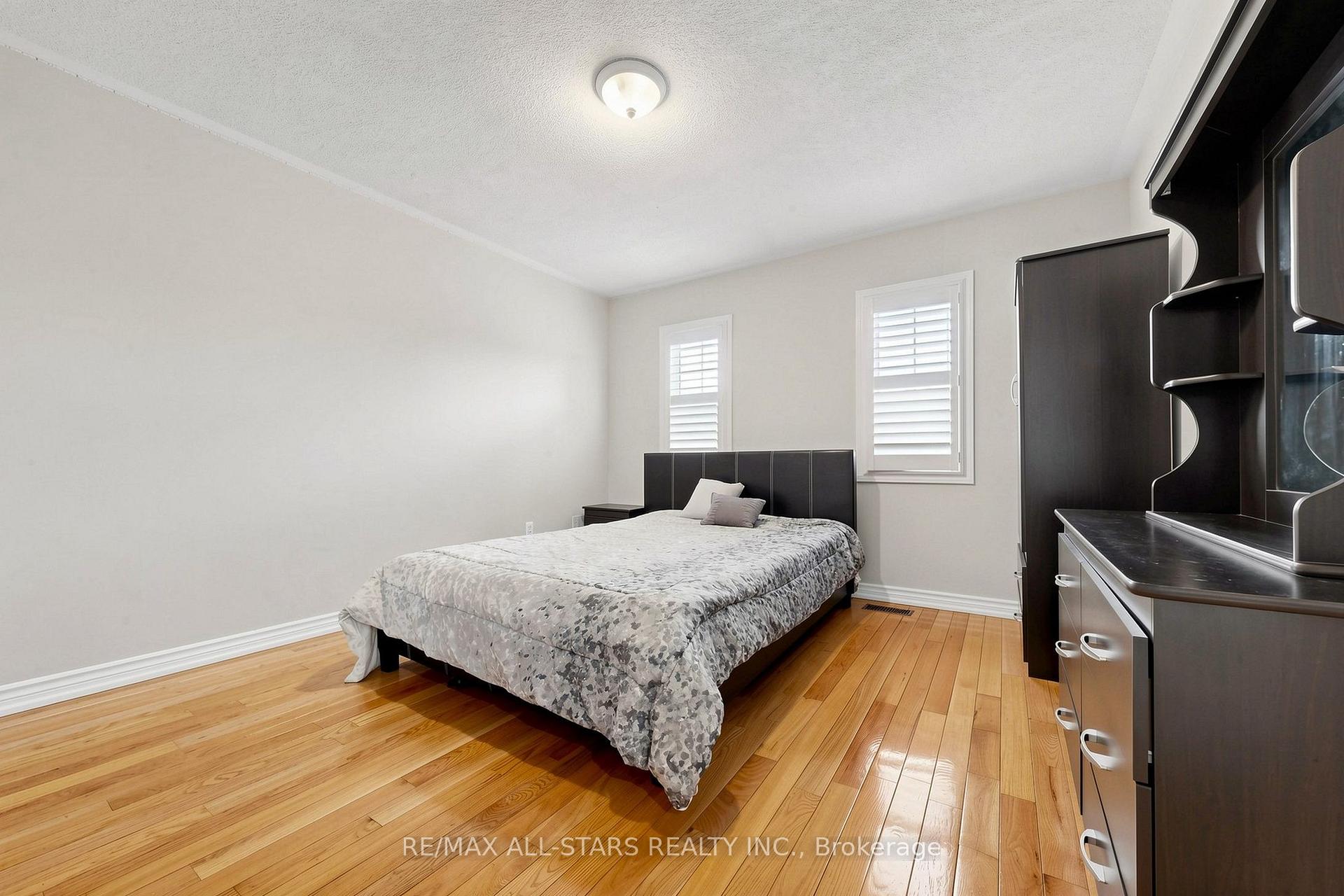 Photo 20 of 13 Boulderbrook Drive, Scarborough, Rouge — HOMEH