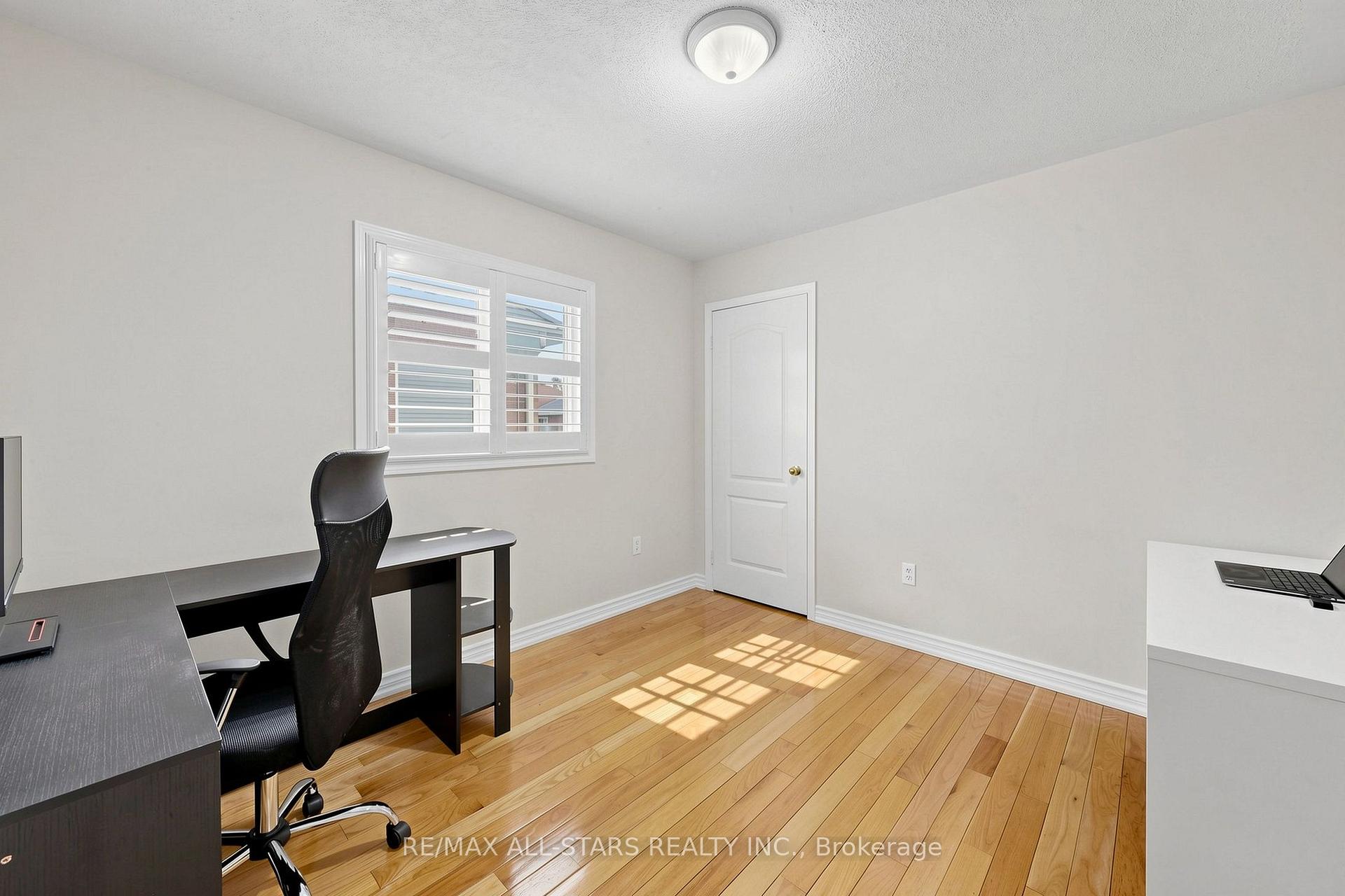 Photo 23 of 13 Boulderbrook Drive, Scarborough, Rouge — HOMEH