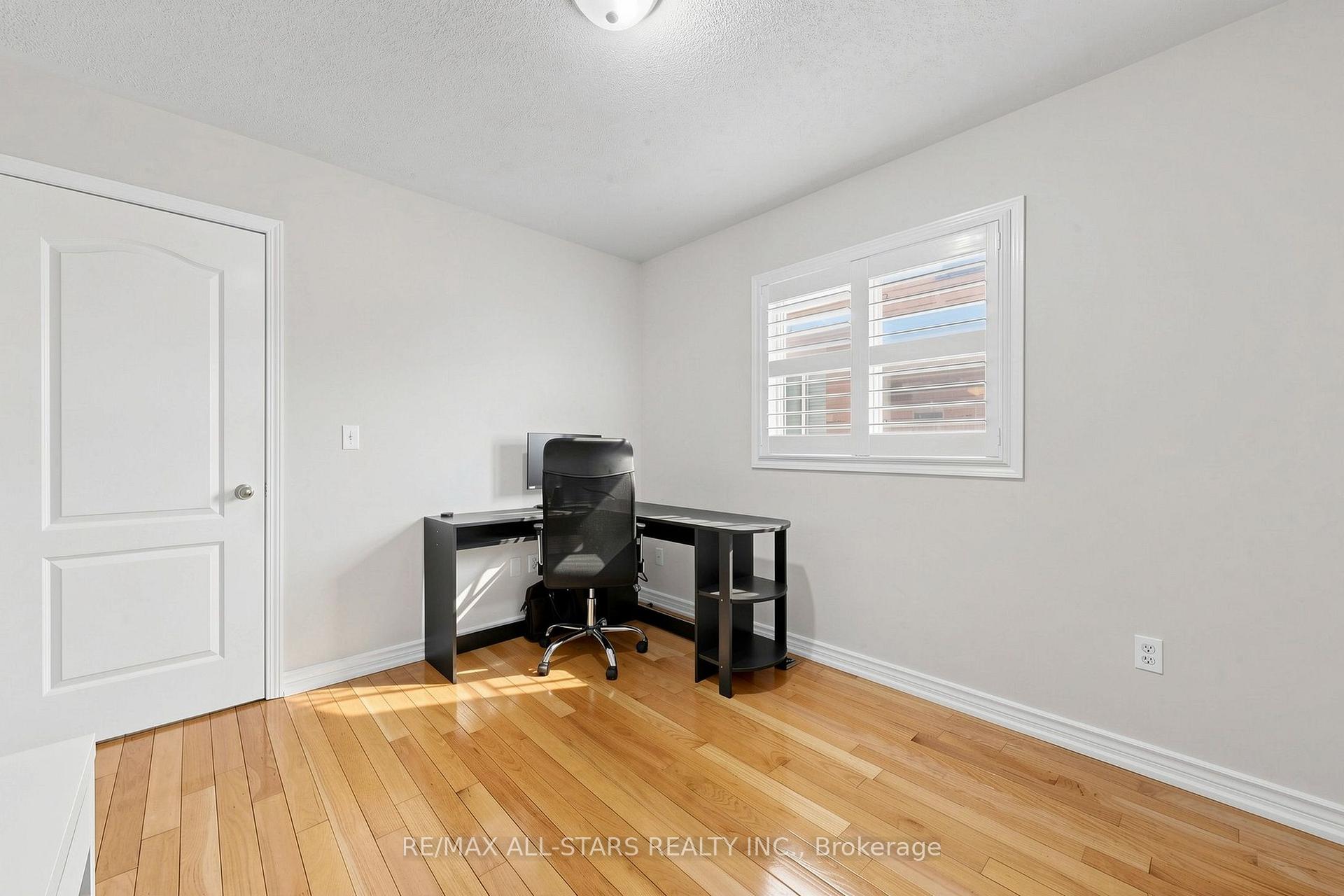 Photo 24 of 13 Boulderbrook Drive, Scarborough, Rouge — HOMEH
