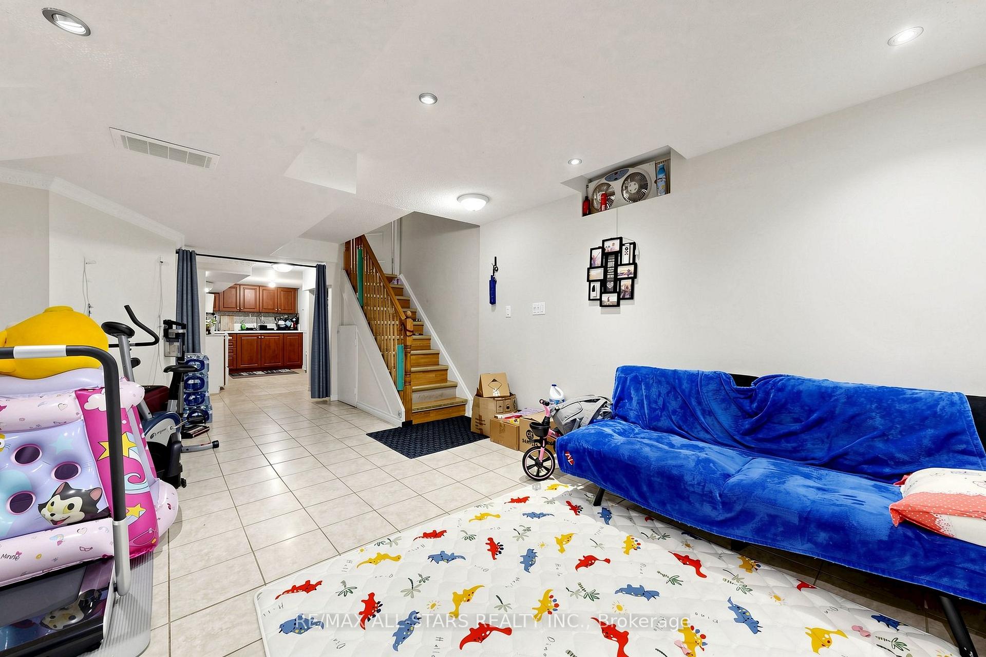 Photo 28 of 13 Boulderbrook Drive, Scarborough, Rouge — HOMEH