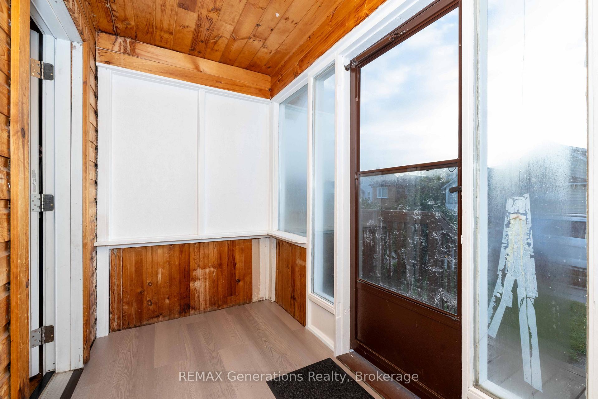 Photo 2 of 1021 Alexandra Street, Thunder Bay, East End — HOMEH