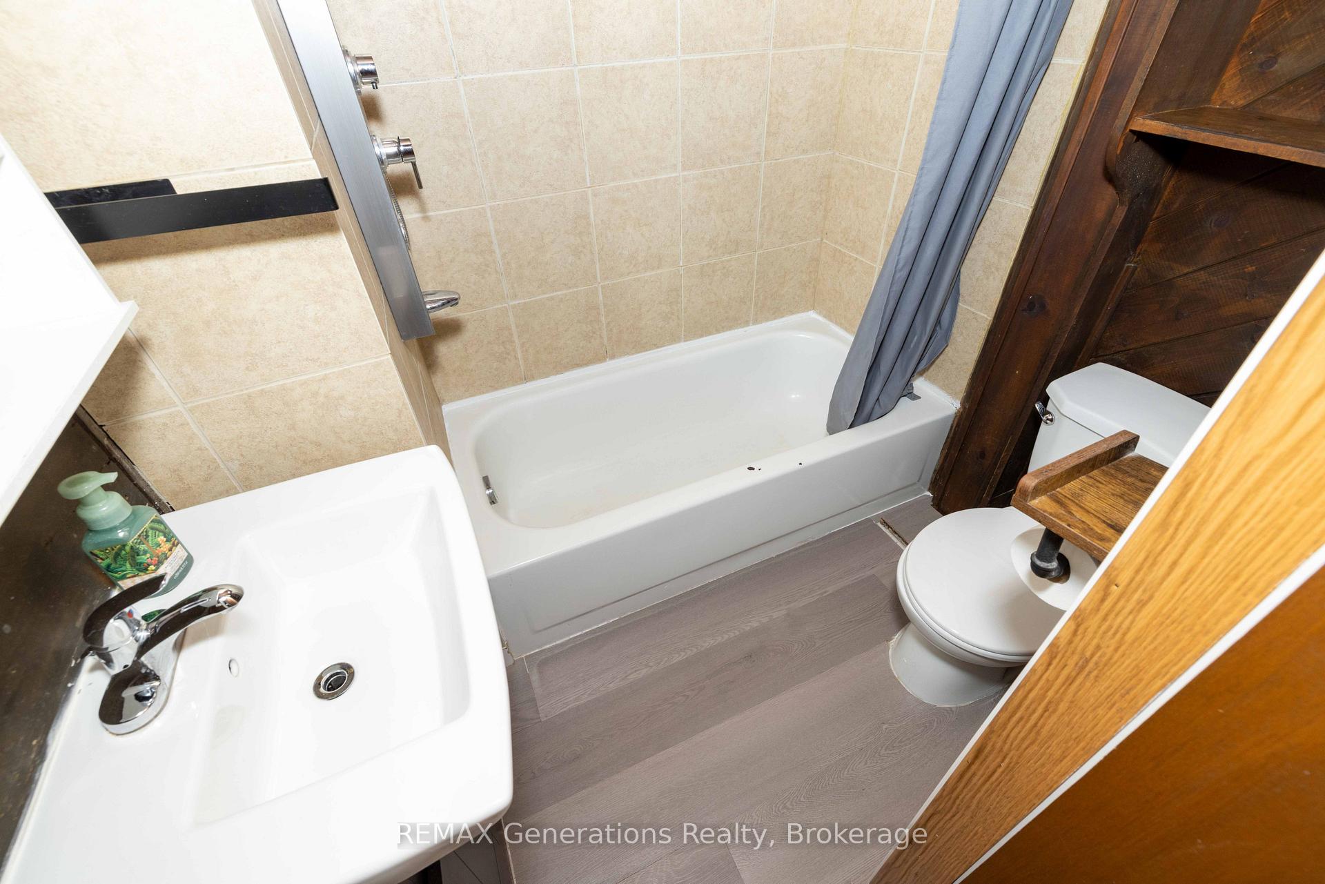 Photo 10 of 1021 Alexandra Street, Thunder Bay, East End — HOMEH