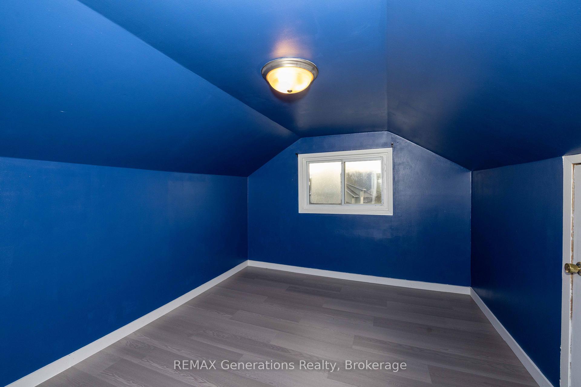 Photo 13 of 1021 Alexandra Street, Thunder Bay, East End — HOMEH