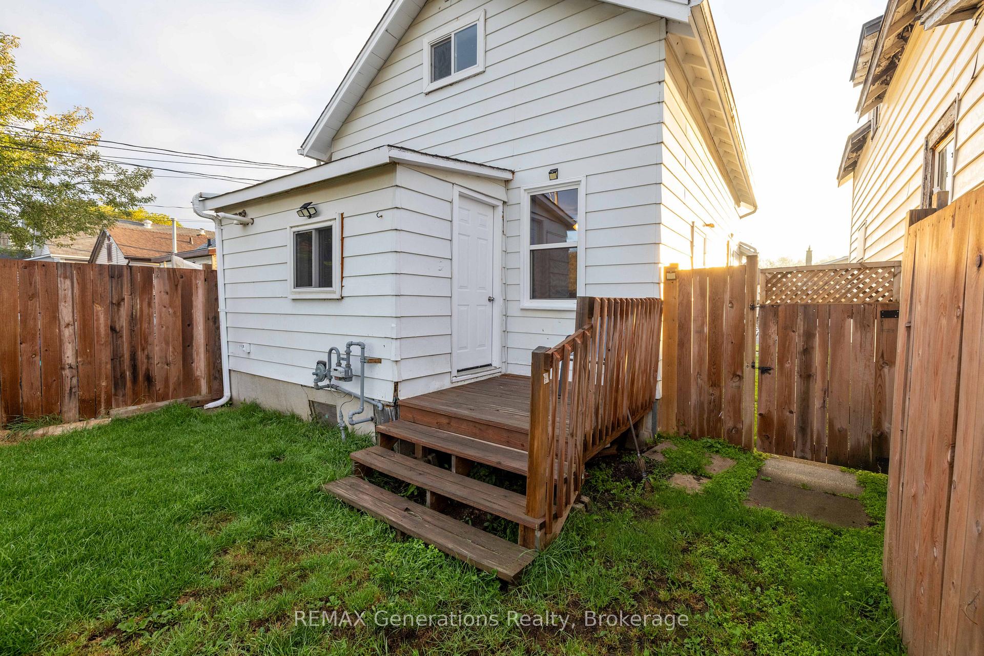 Photo 17 of 1021 Alexandra Street, Thunder Bay, East End — HOMEH