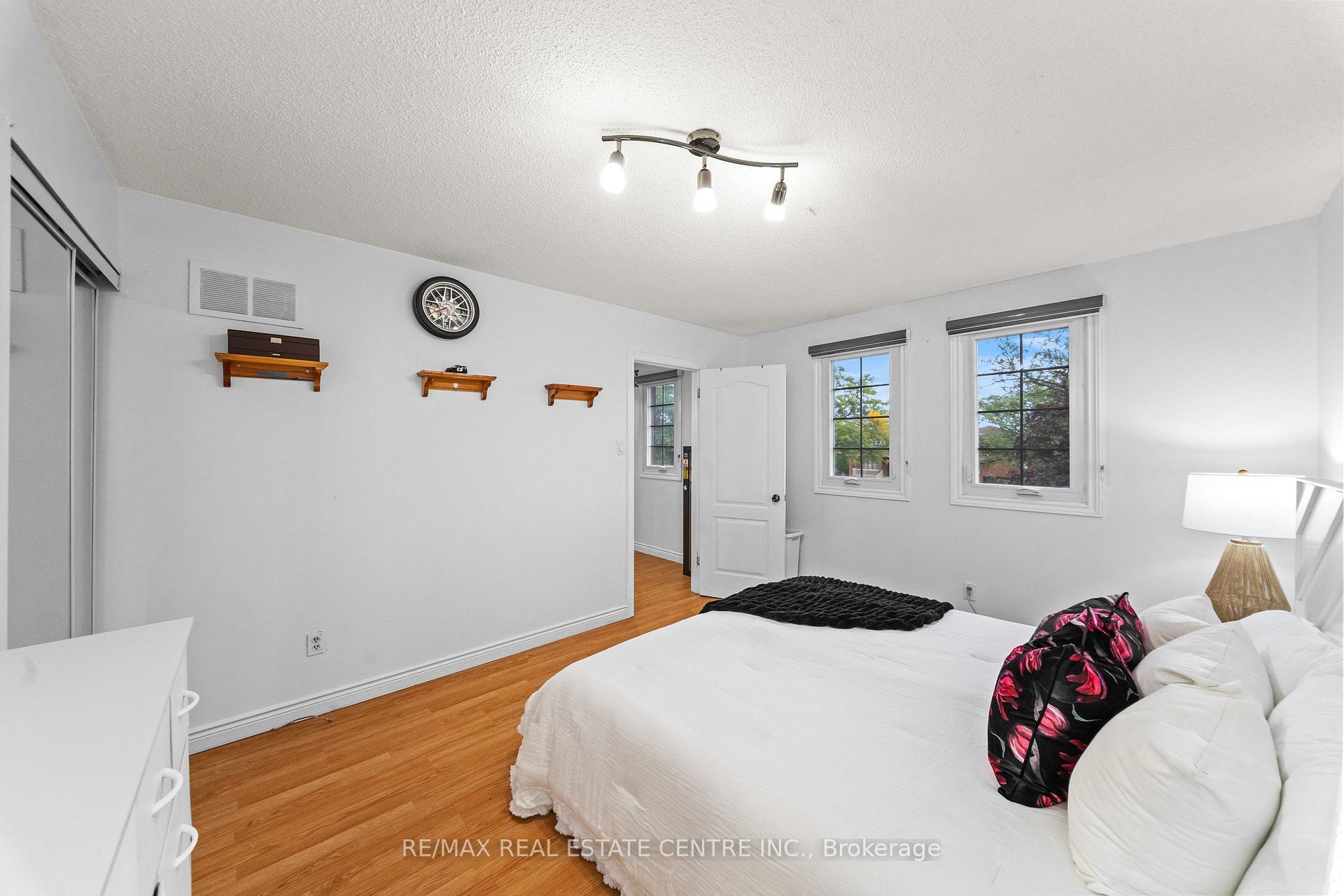 Photo 28 of 2 Hollyburn Court, Vaughan, West Woodbridge — HOMEH