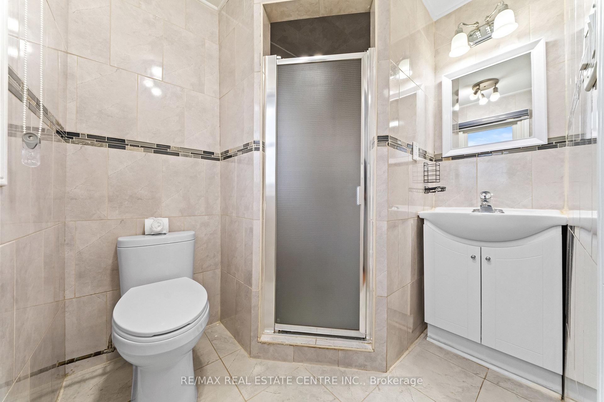 Photo 29 of 2 Hollyburn Court, Vaughan, West Woodbridge — HOMEH