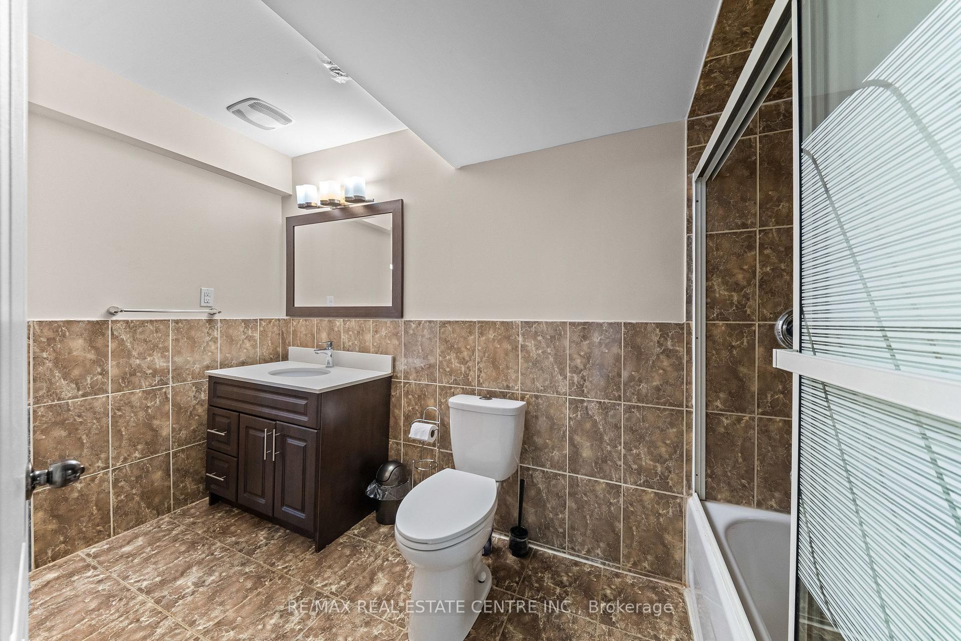 Photo 34 of 2 Hollyburn Court, Vaughan, West Woodbridge — HOMEH