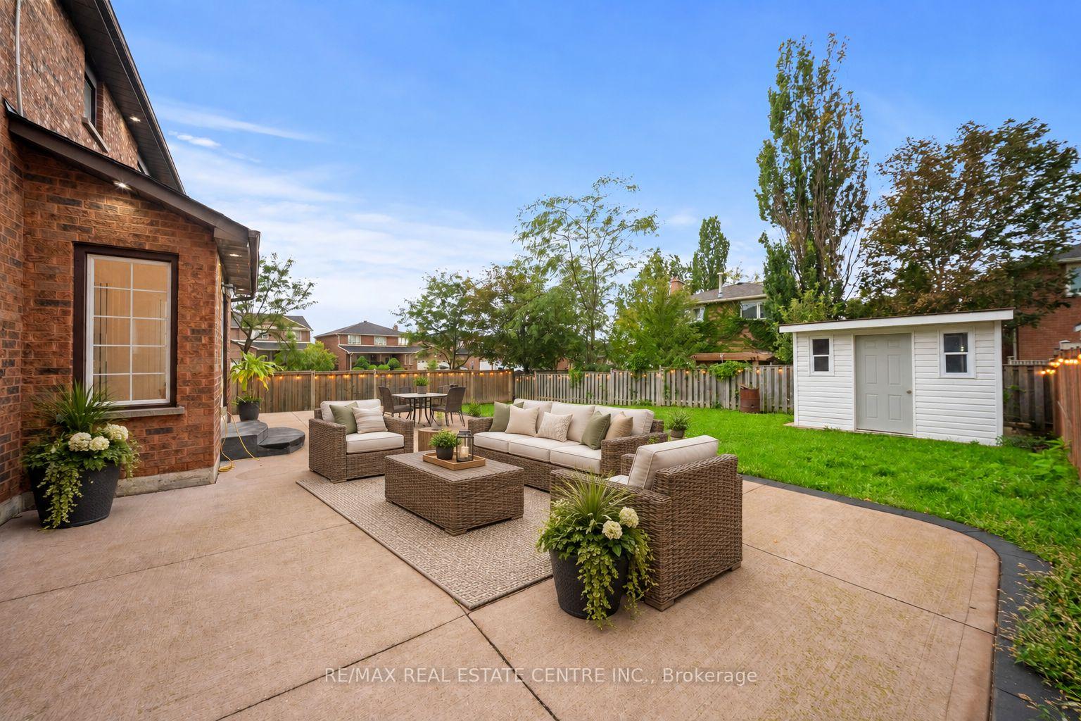 Photo 37 of 2 Hollyburn Court, Vaughan, West Woodbridge — HOMEH