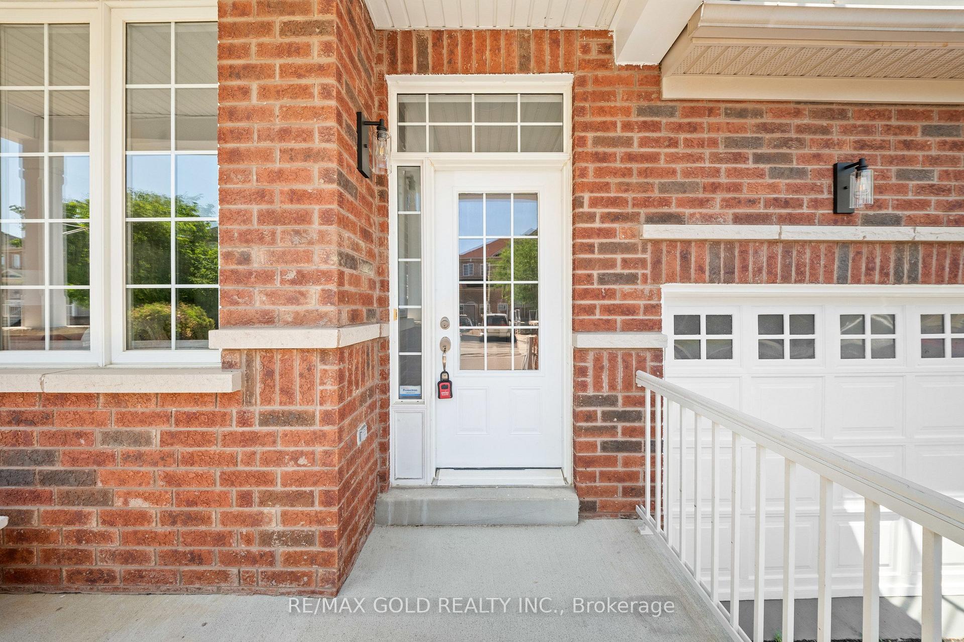Photo 3 of 54 Blazing Star Drive, Brampton, Sandringham-Wellington — HOMEH