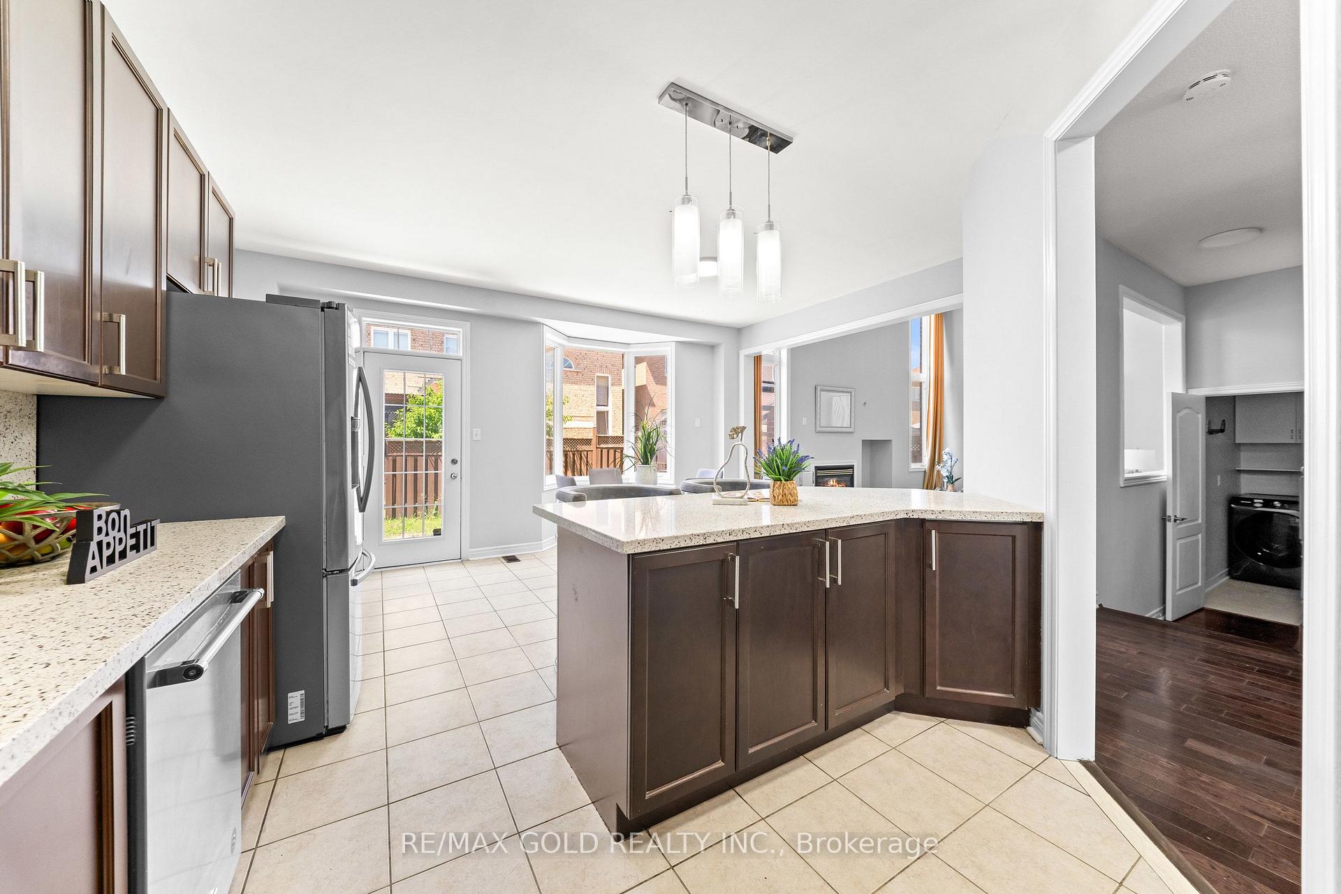 Photo 18 of 54 Blazing Star Drive, Brampton, Sandringham-Wellington — HOMEH
