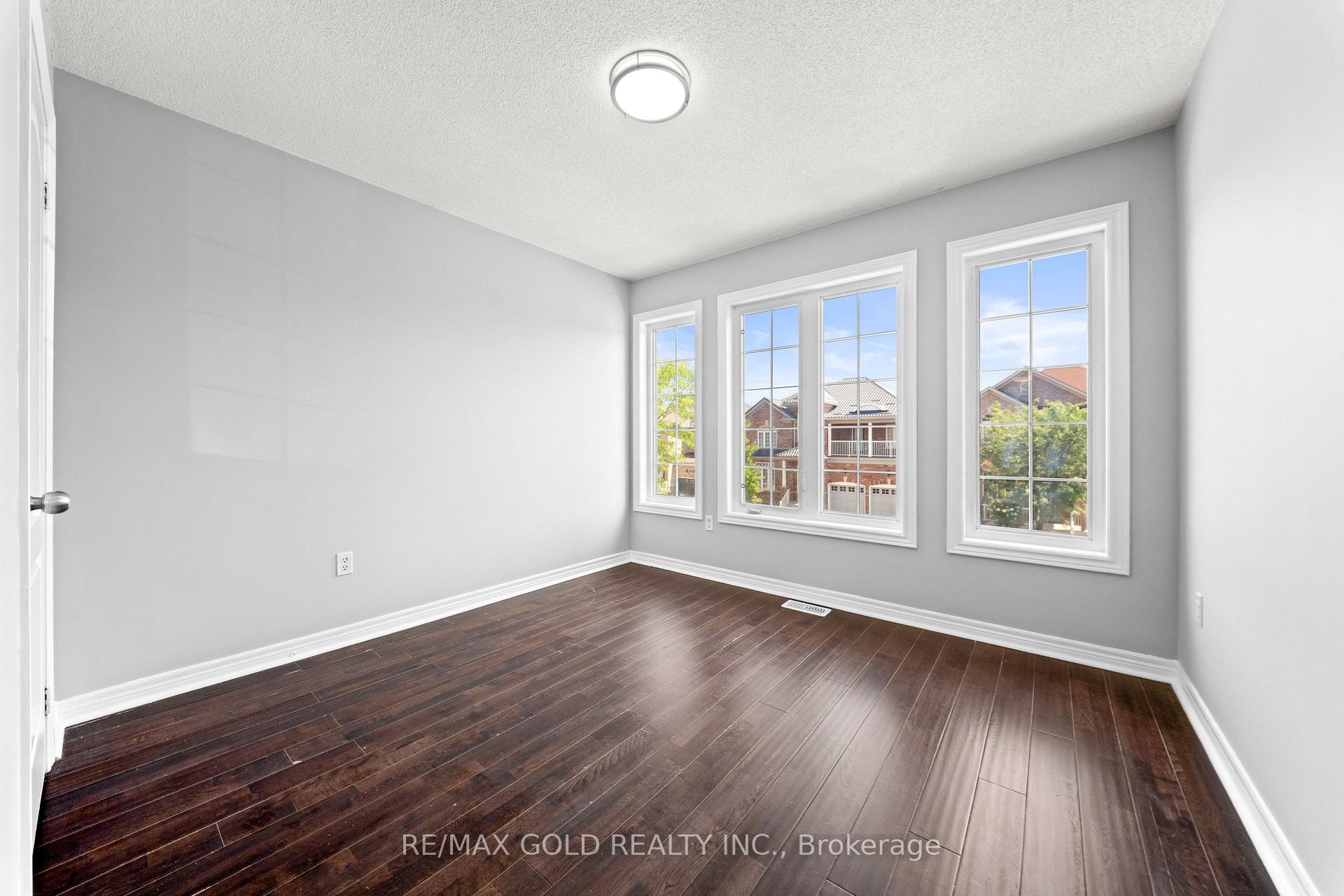 Photo 31 of 54 Blazing Star Drive, Brampton, Sandringham-Wellington — HOMEH