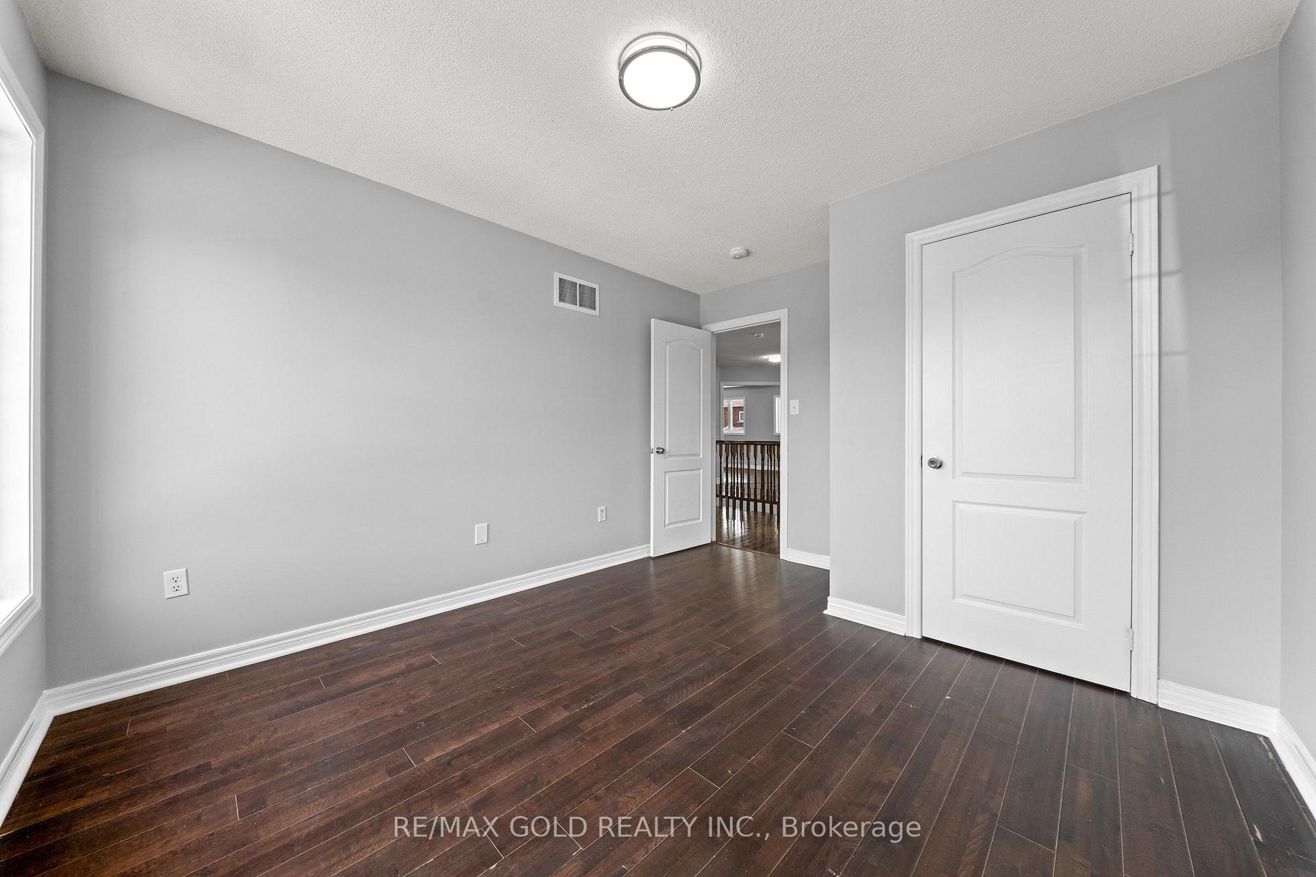 Photo 32 of 54 Blazing Star Drive, Brampton, Sandringham-Wellington — HOMEH
