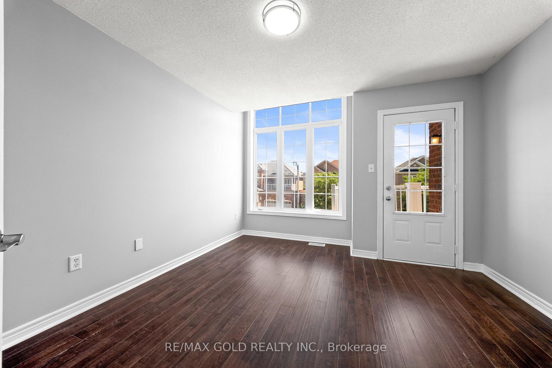 Photo 37 of 54 Blazing Star Drive, Brampton, Sandringham-Wellington — HOMEH