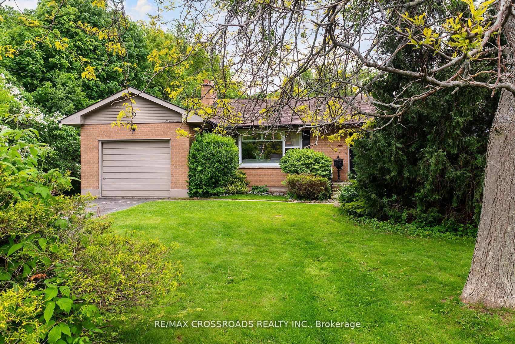 Photo 3 of 19 Orchard Avenue, Cobourg — HOMEH