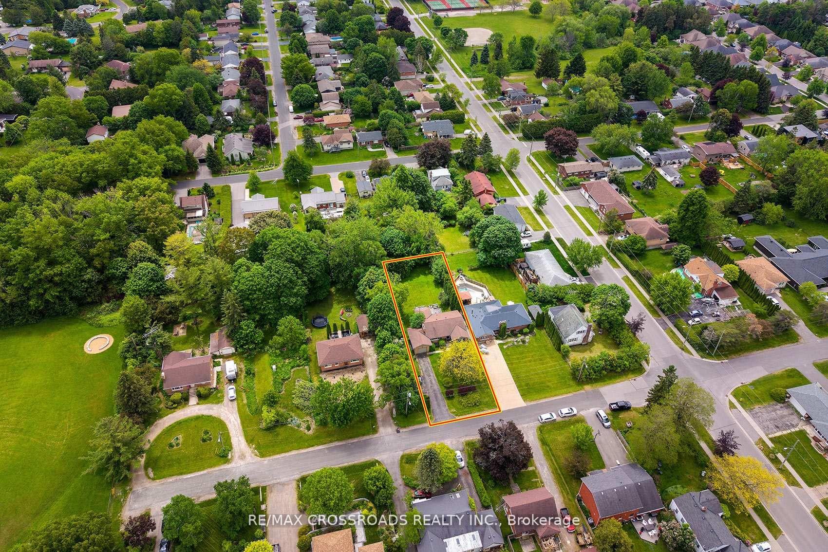 Photo 4 of 19 Orchard Avenue, Cobourg — HOMEH