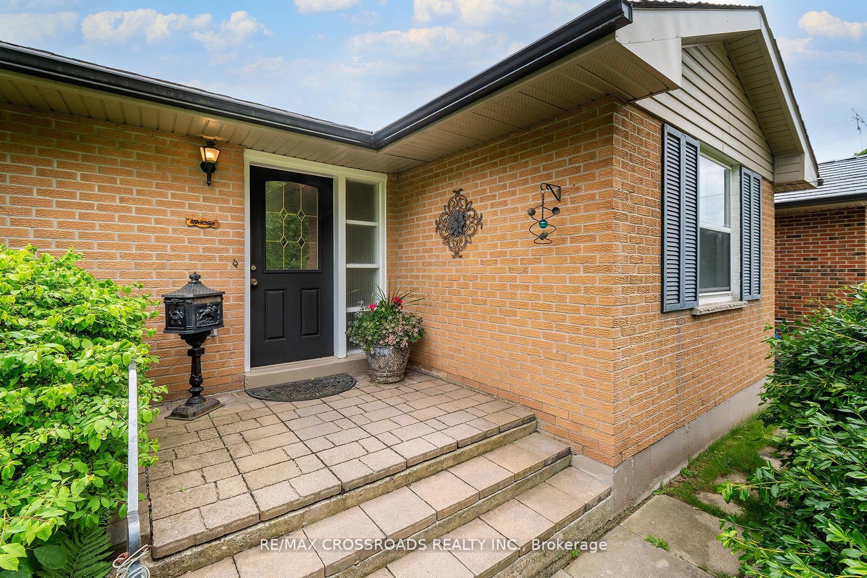 Photo 5 of 19 Orchard Avenue, Cobourg — HOMEH