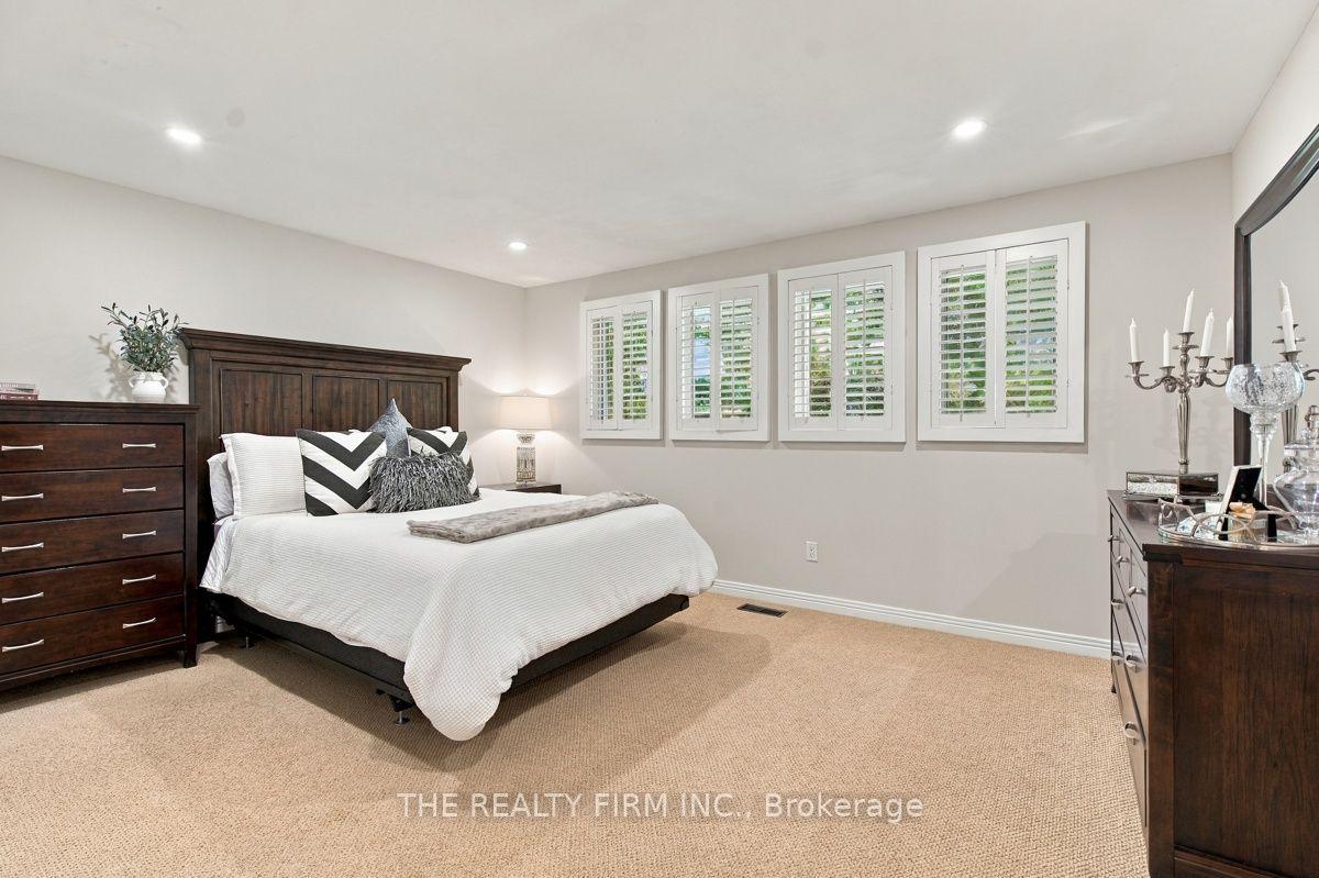 Photo 15 of 11 Somerset Crescent, London, South K — HOMEH