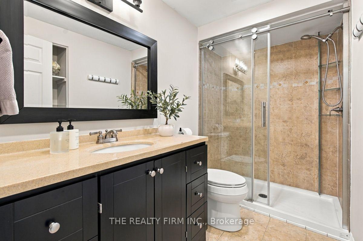 Photo 17 of 11 Somerset Crescent, London, South K — HOMEH