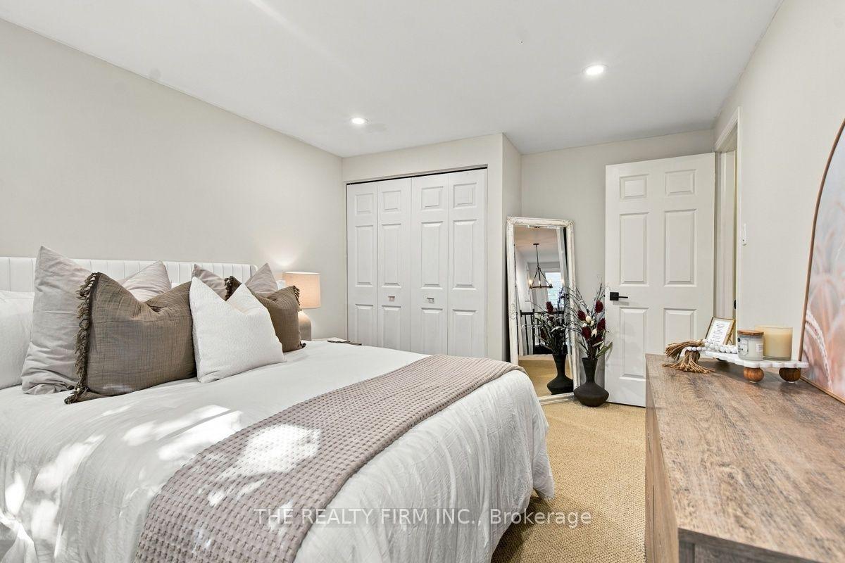 Photo 19 of 11 Somerset Crescent, London, South K — HOMEH