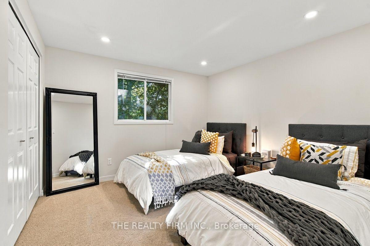 Photo 20 of 11 Somerset Crescent, London, South K — HOMEH