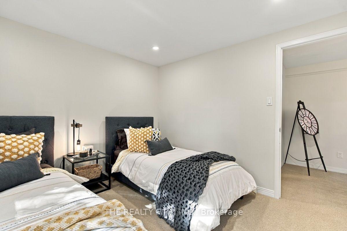Photo 21 of 11 Somerset Crescent, London, South K — HOMEH