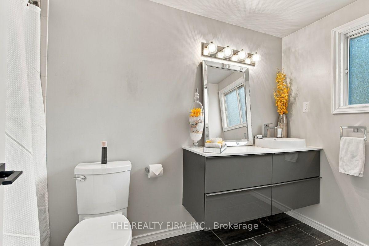 Photo 23 of 11 Somerset Crescent, London, South K — HOMEH