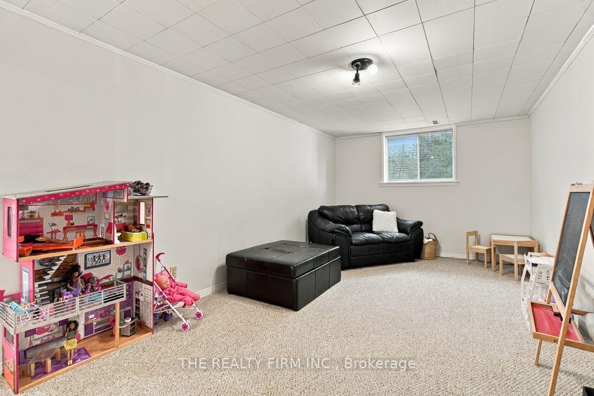 Photo 25 of 11 Somerset Crescent, London, South K — HOMEH