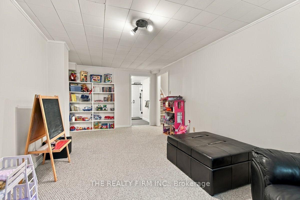 Photo 26 of 11 Somerset Crescent, London, South K — HOMEH