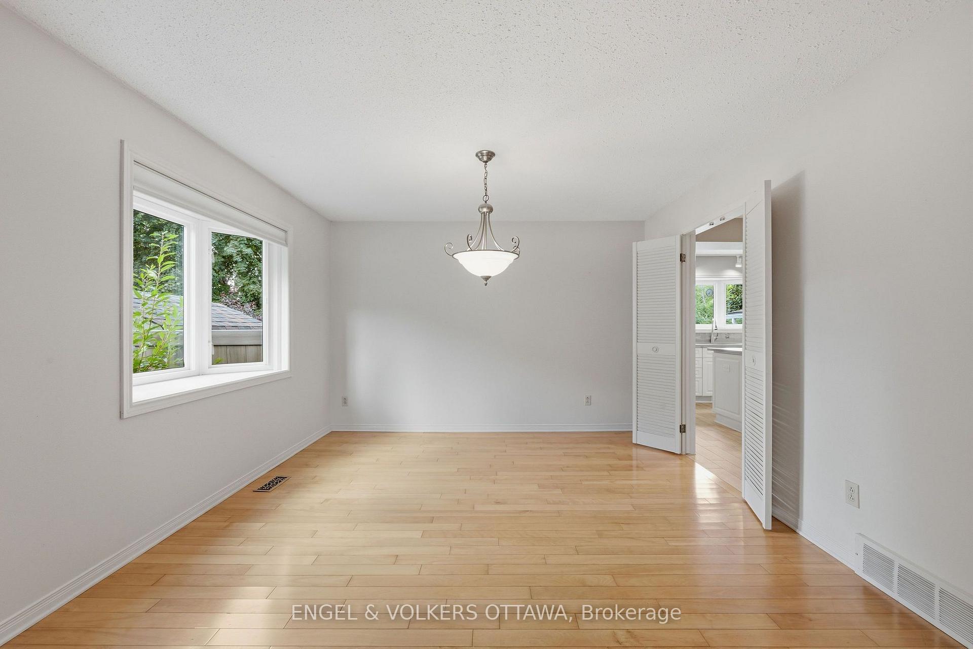 Photo 6 of 885 Plante Drive, Ottawa, Hunt Club/Western Community — HOMEH