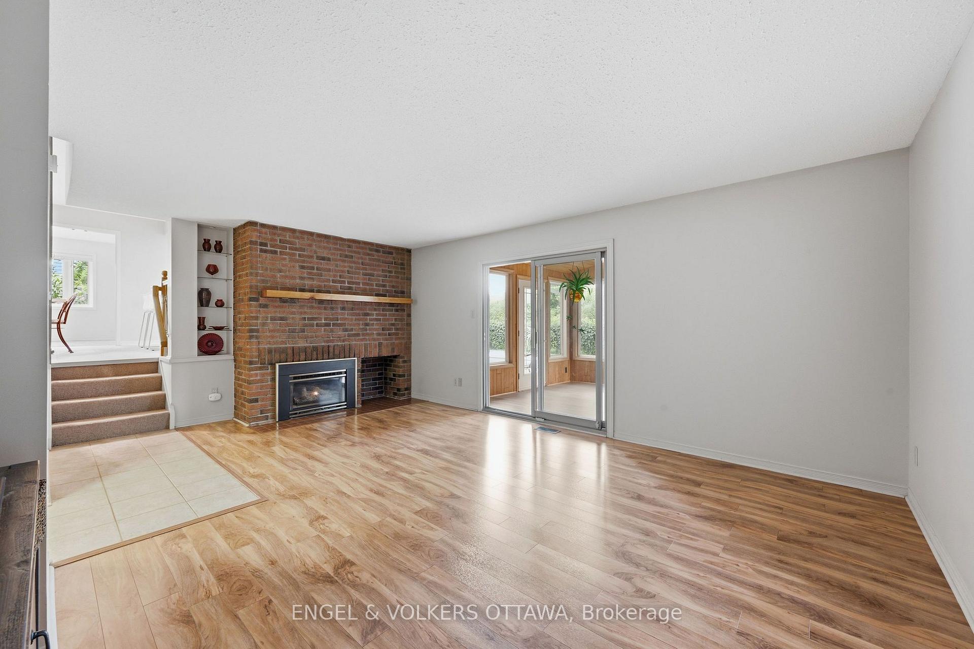 Photo 8 of 885 Plante Drive, Ottawa, Hunt Club/Western Community — HOMEH