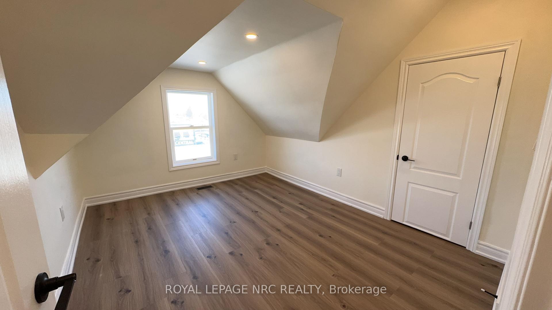 Photo 37 of 4677 Crysler Avenue, Niagara Falls, Downtown — HOMEH