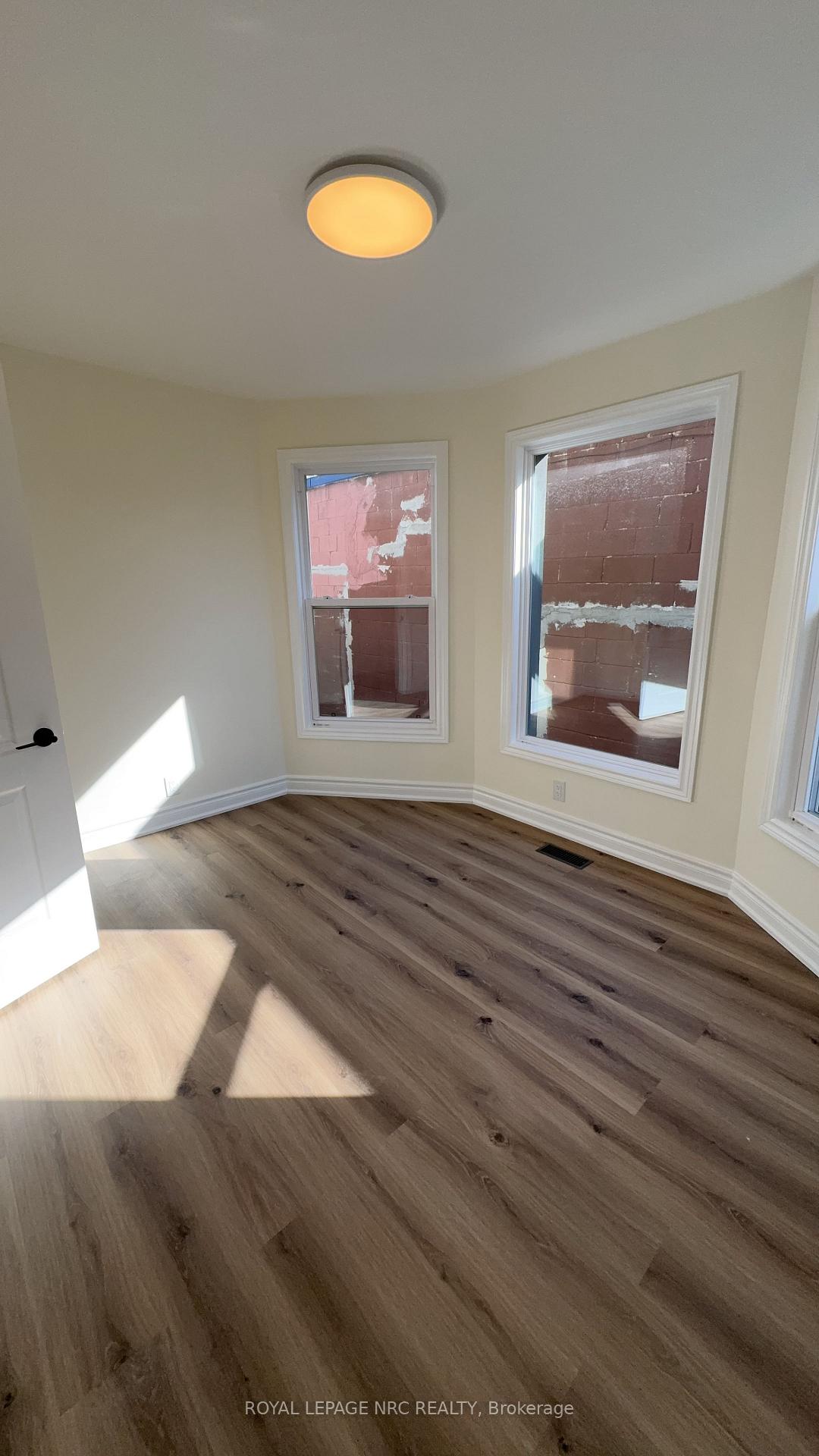 Photo 40 of 4677 Crysler Avenue, Niagara Falls, Downtown — HOMEH