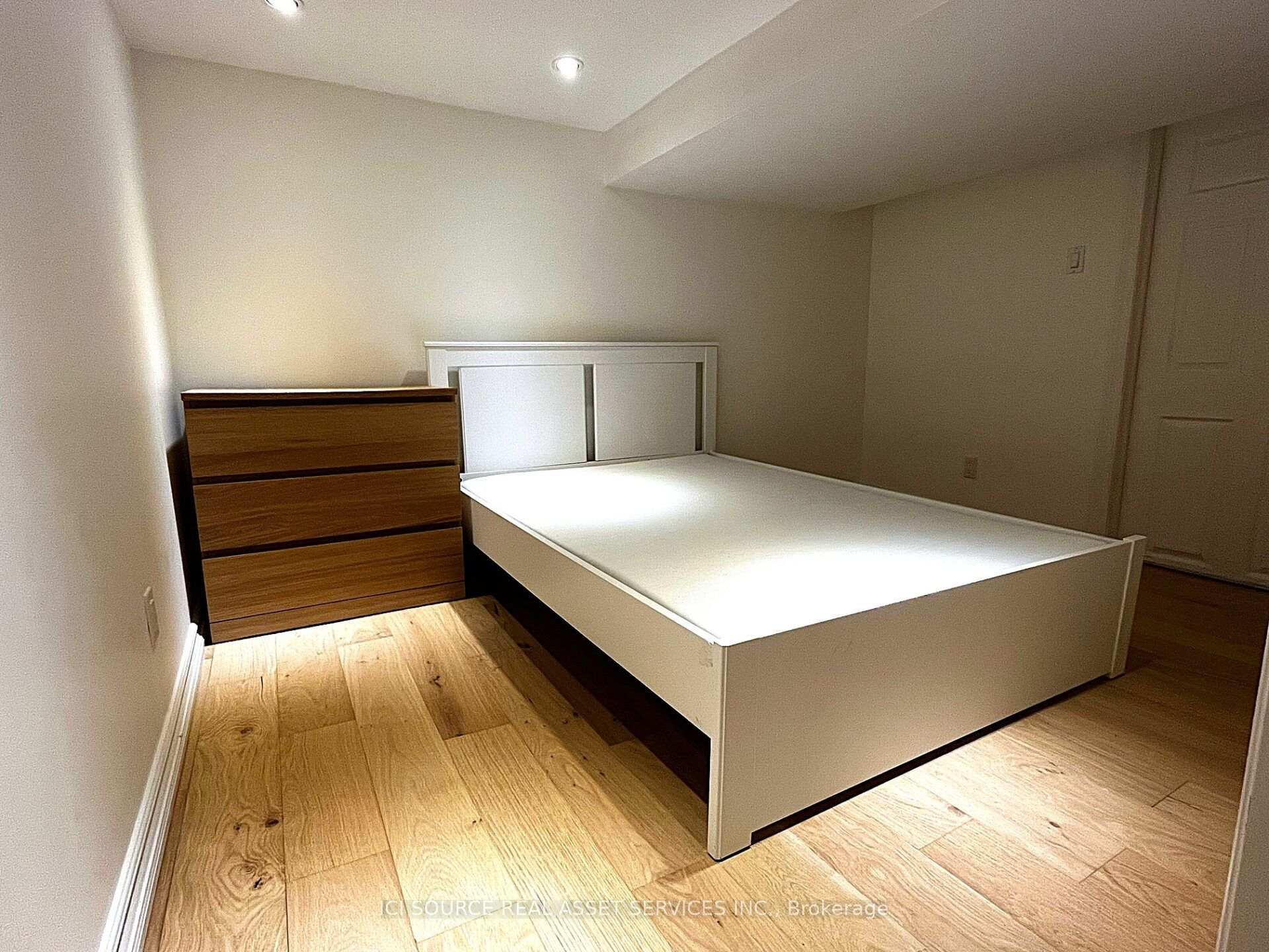 Photo 3 of Unit Lower, 25 Mann Avenue, Toronto, Mount Pleasant East — HOMEH