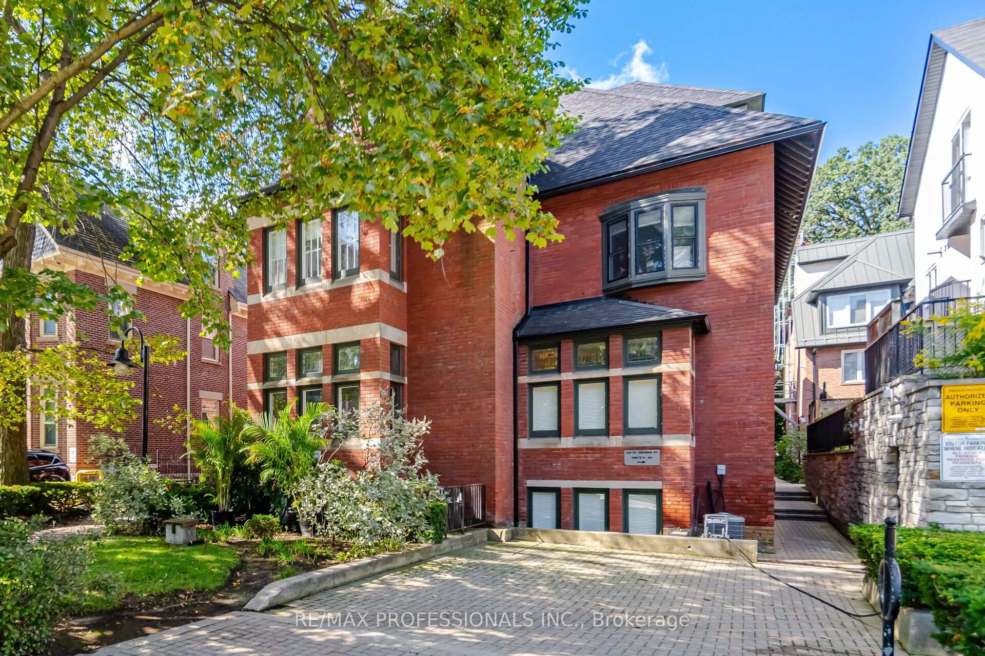 Photo 1 of Unit 10, 228 St George Street, Toronto, The Annex — HOMEH