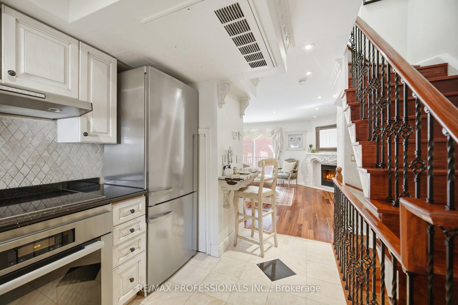 Photo 16 of Unit 10, 228 St George Street, Toronto, The Annex — HOMEH