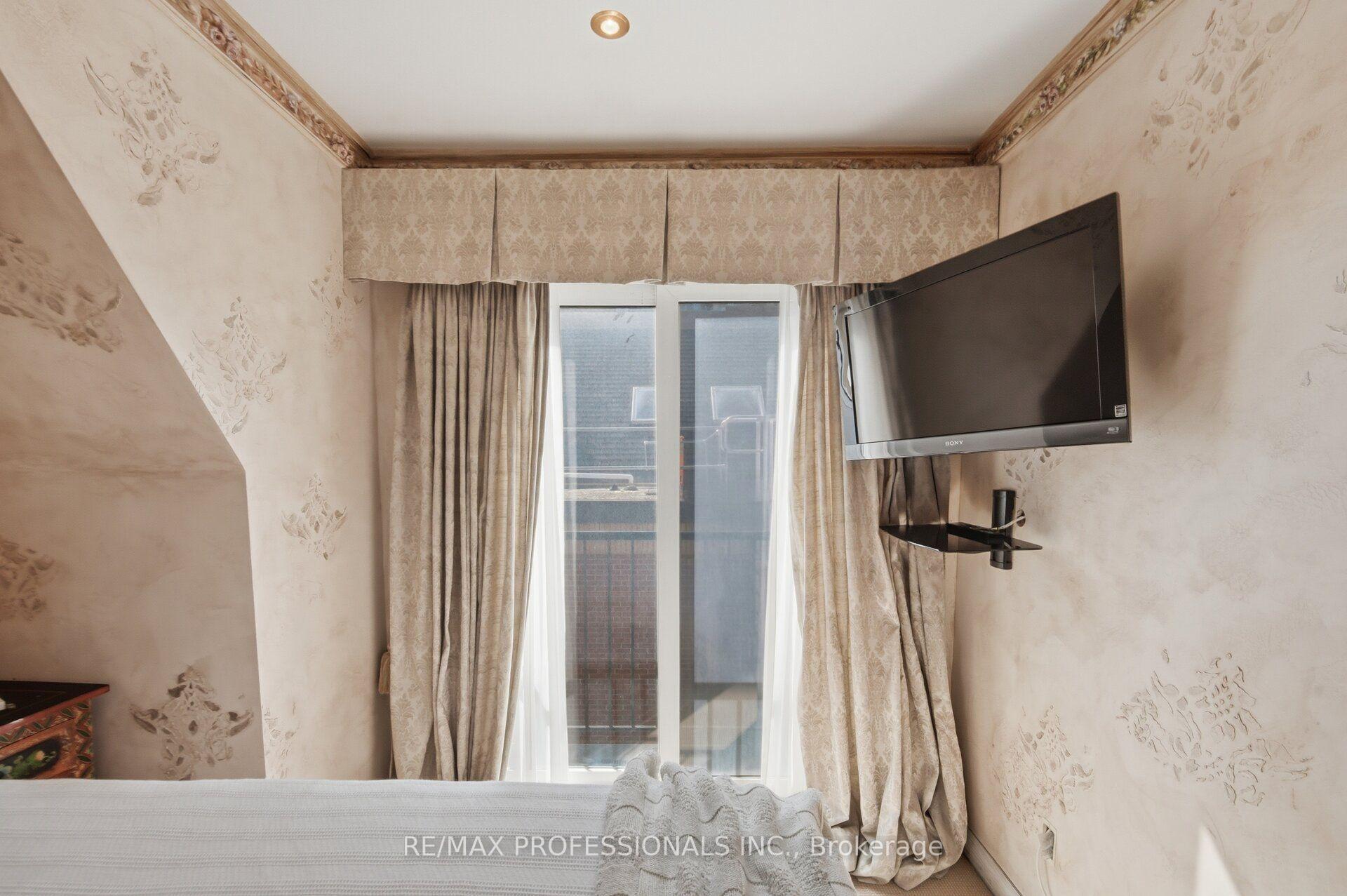 Photo 23 of Unit 10, 228 St George Street, Toronto, The Annex — HOMEH