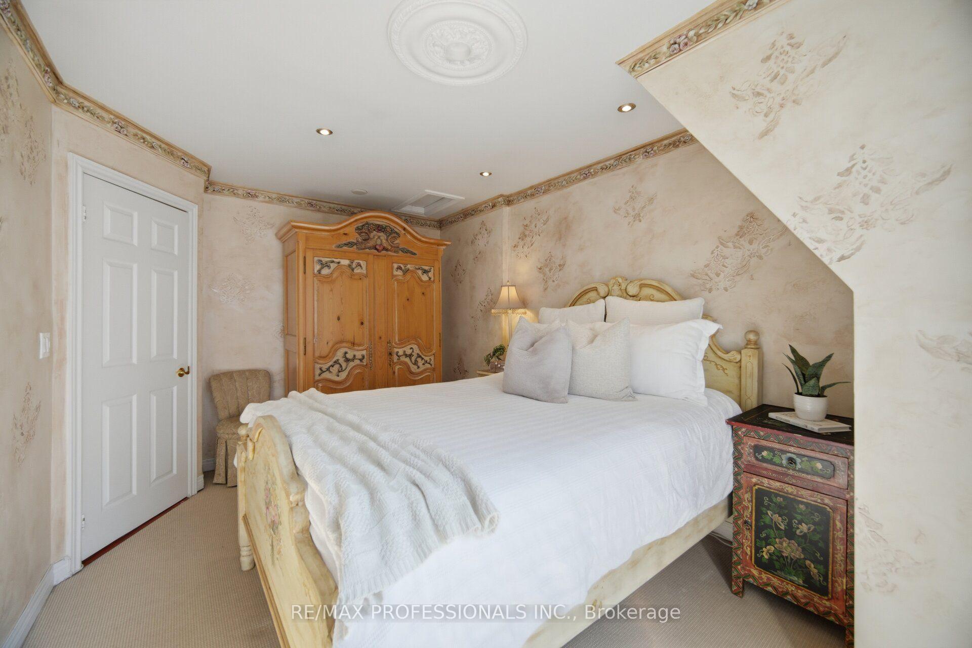Photo 24 of Unit 10, 228 St George Street, Toronto, The Annex — HOMEH