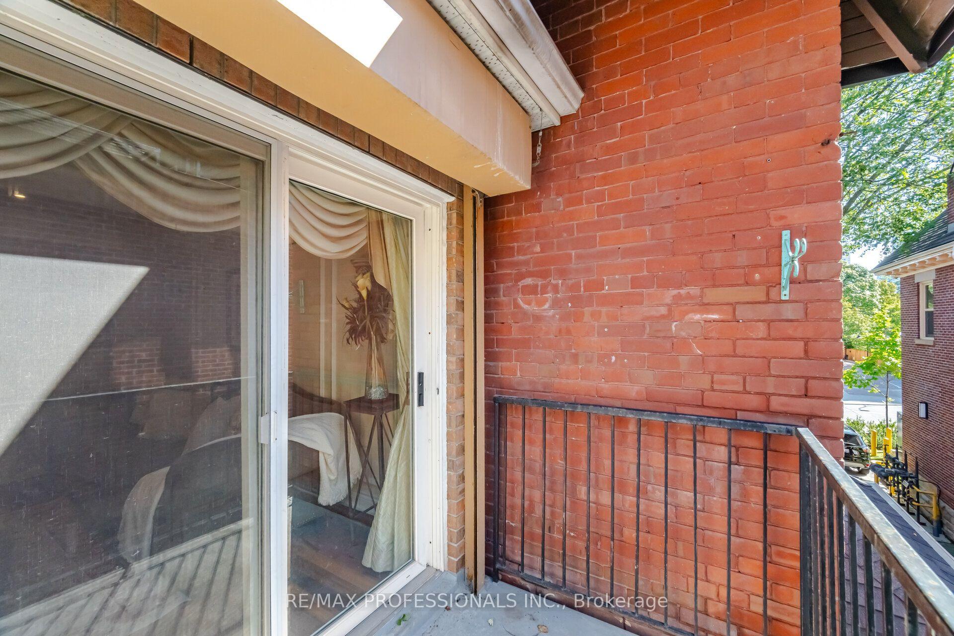 Photo 33 of Unit 10, 228 St George Street, Toronto, The Annex — HOMEH