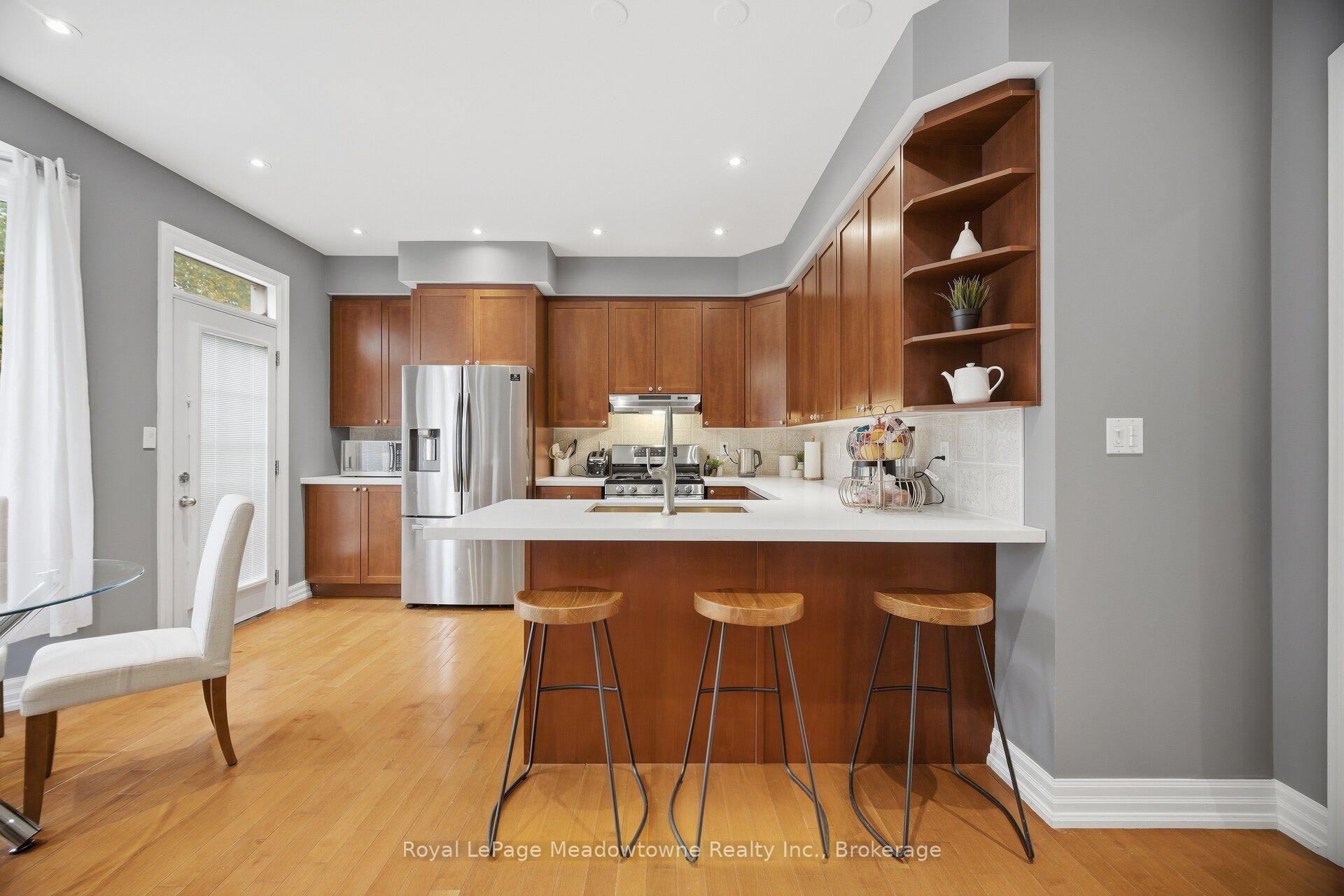 Photo 9 of 954 Lancaster Boulevard, Milton, Beaty — HOMEH