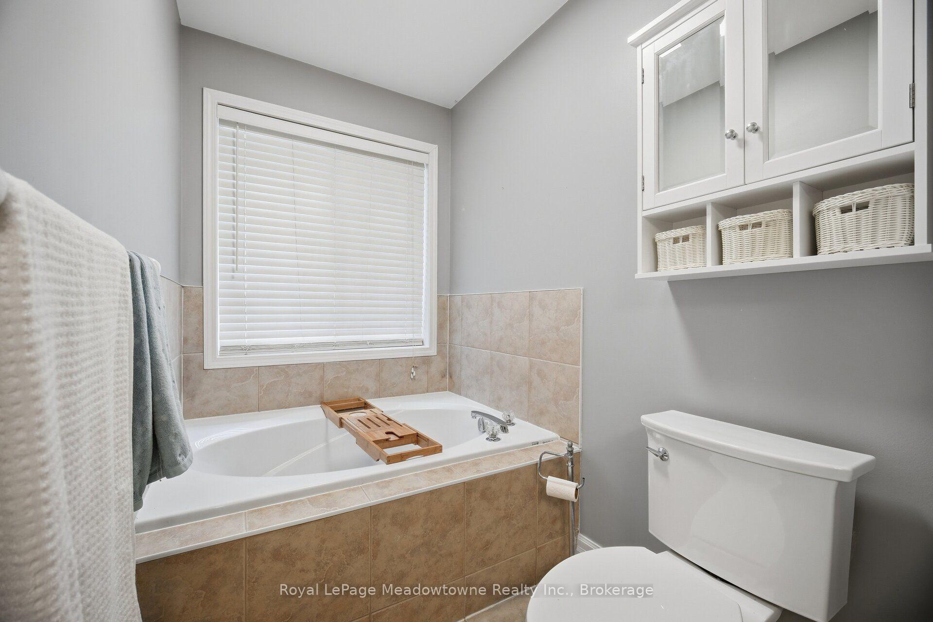 Photo 30 of 954 Lancaster Boulevard, Milton, Beaty — HOMEH