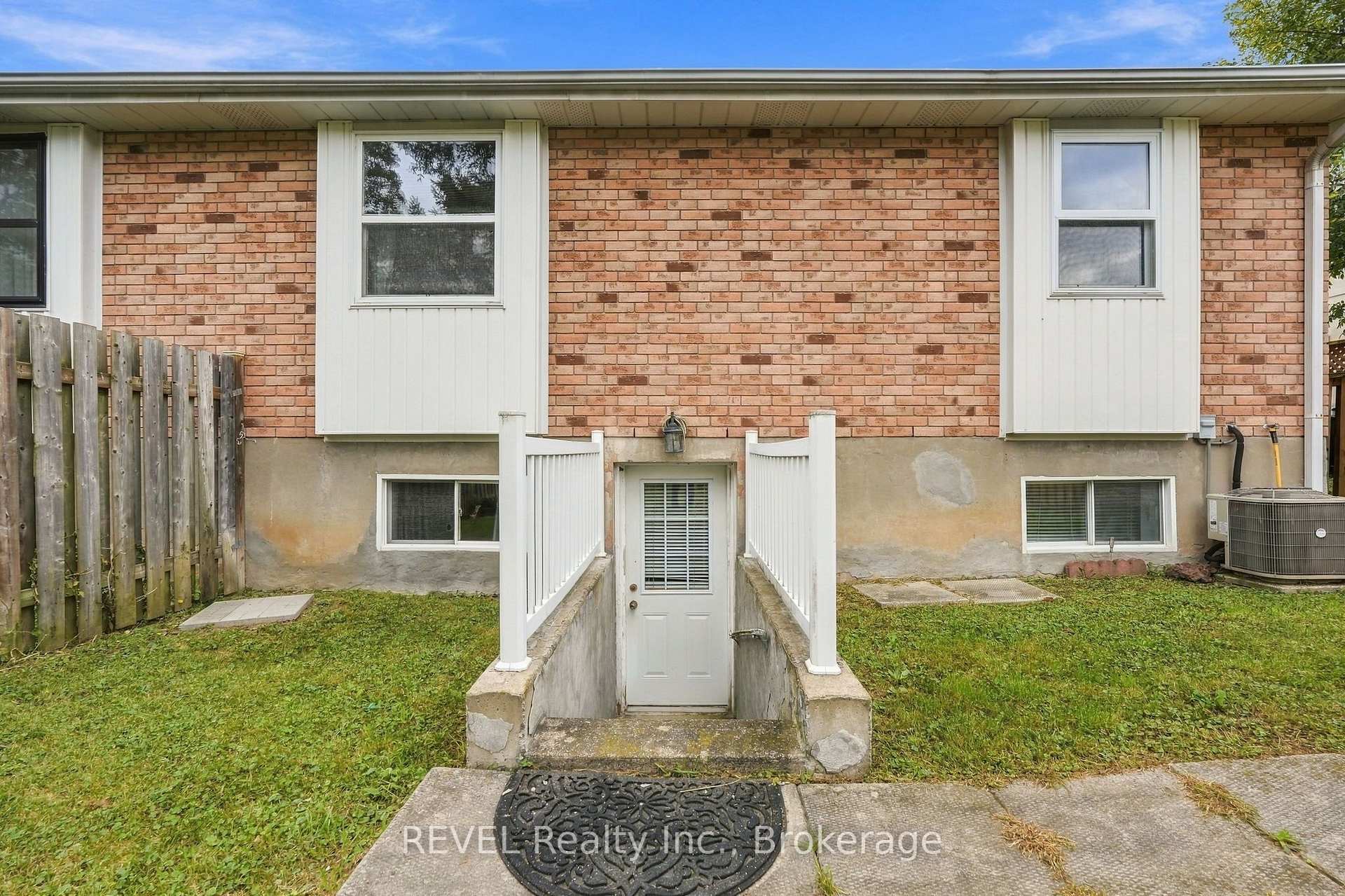 Photo 43 of 3 Ormond Street N, Thorold, Thorold Downtown — HOMEH