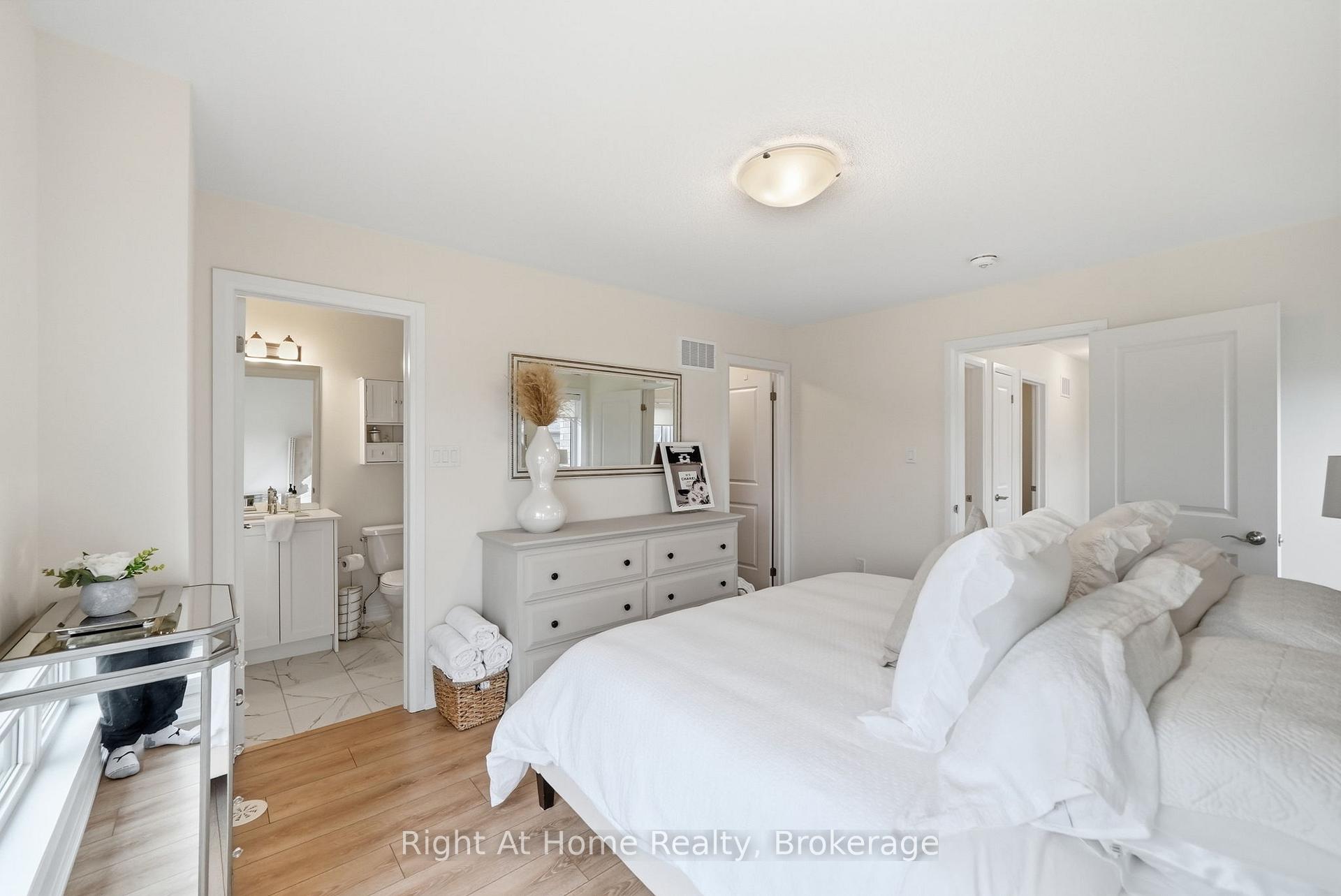 Photo 19 of 52 Emmas Way, Whitby, Taunton North — HOMEH